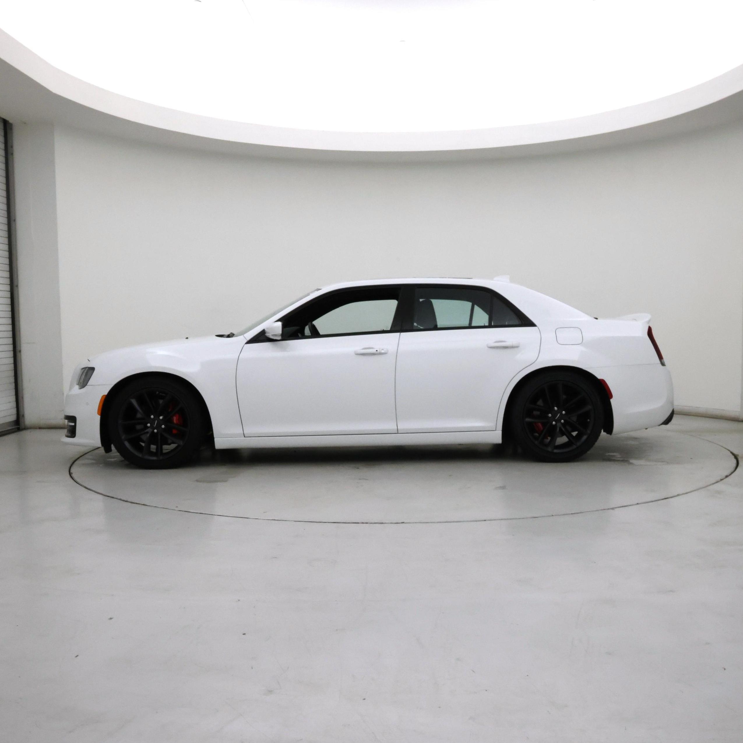 Thumbnail: 2023 Chrysler 300 - 3