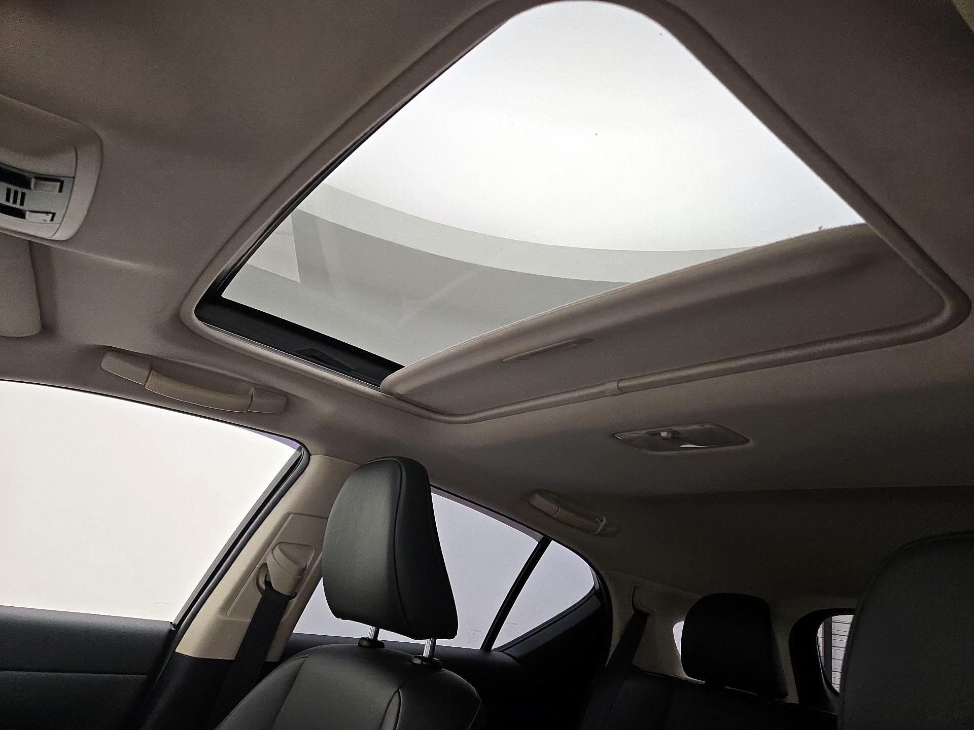 Thumbnail: 2015 Lexus CT - 17