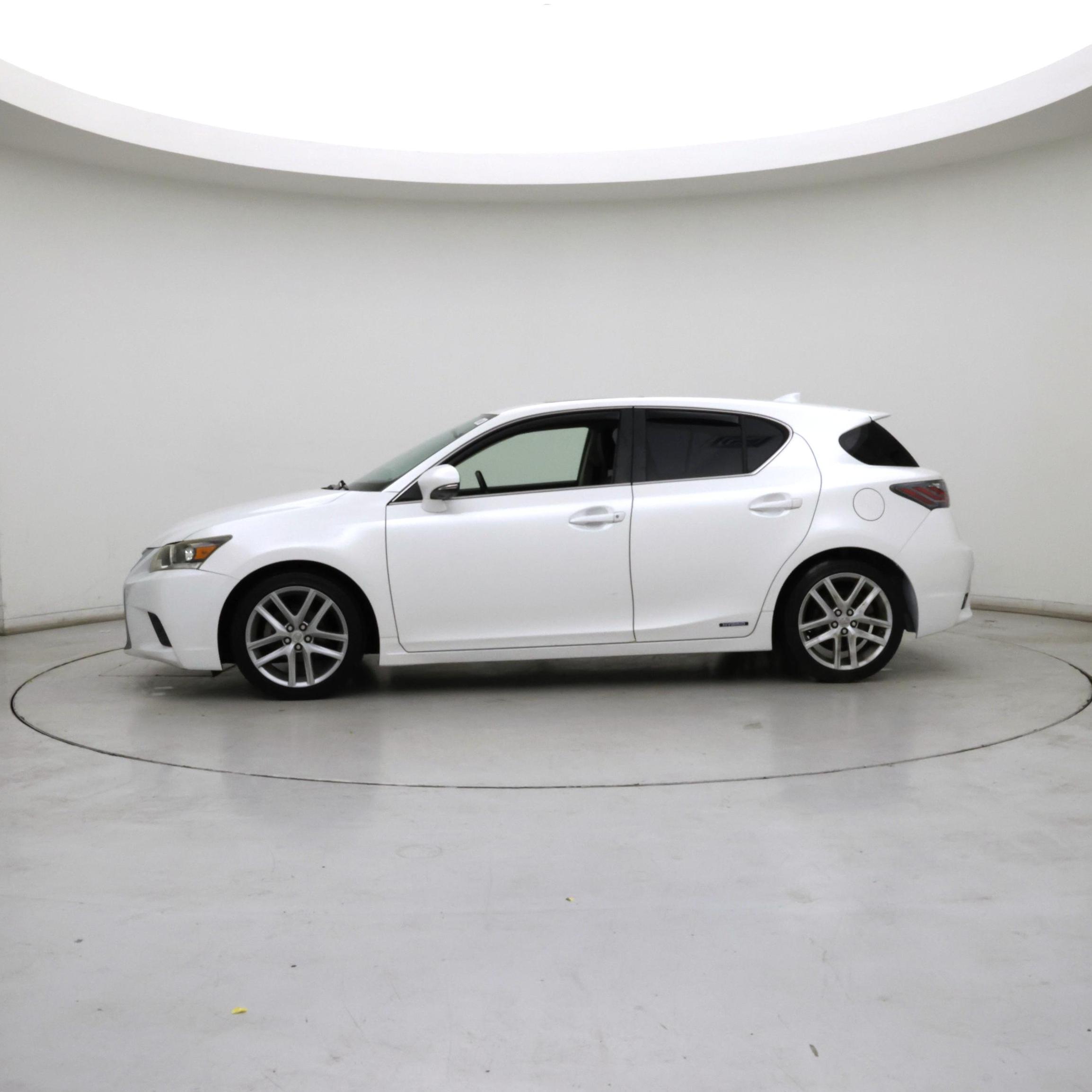 Thumbnail: 2015 Lexus CT - 3