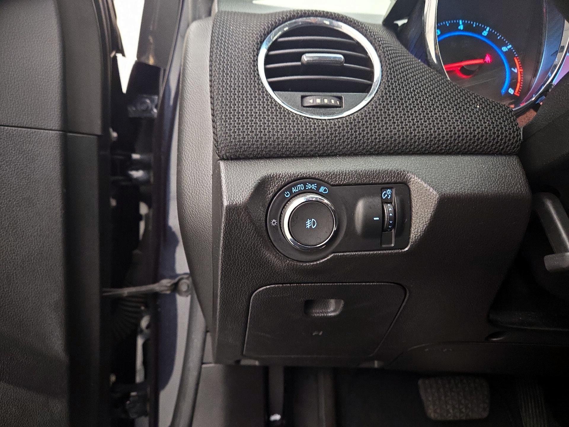 Thumbnail: 2014 Chevrolet Cruze - 13