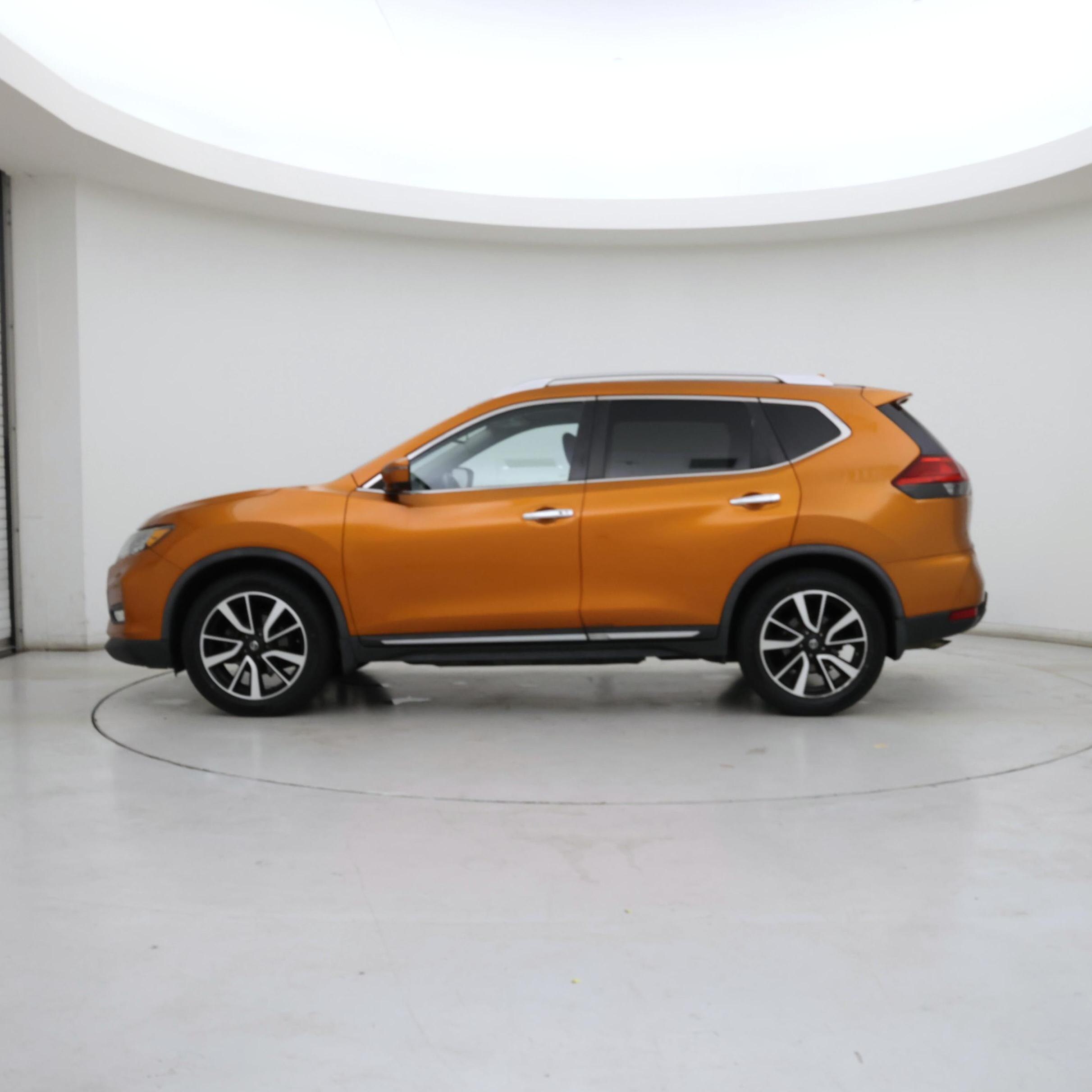 Thumbnail: 2017 Nissan Rogue - 3