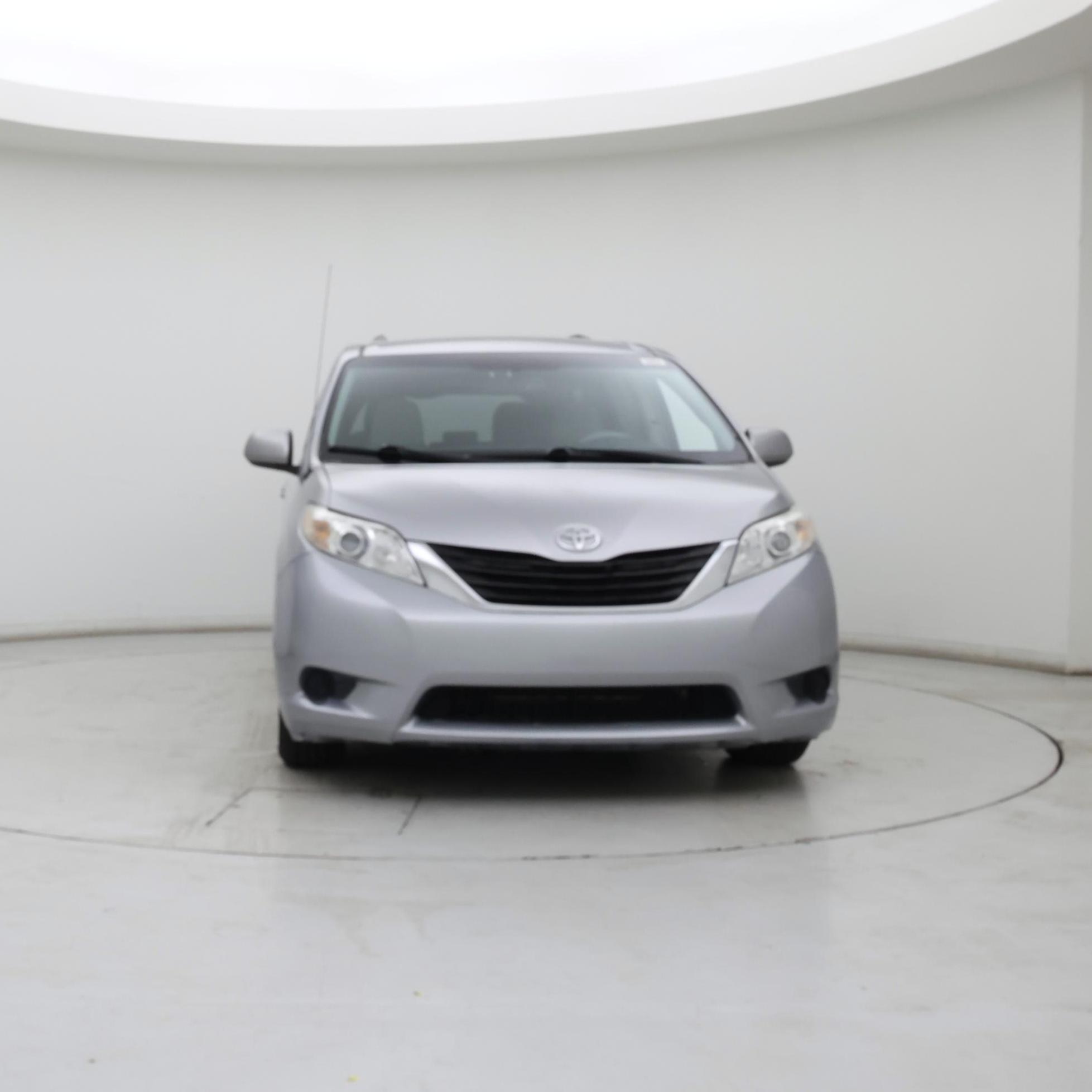 Thumbnail: 2014 Toyota Sienna - 5