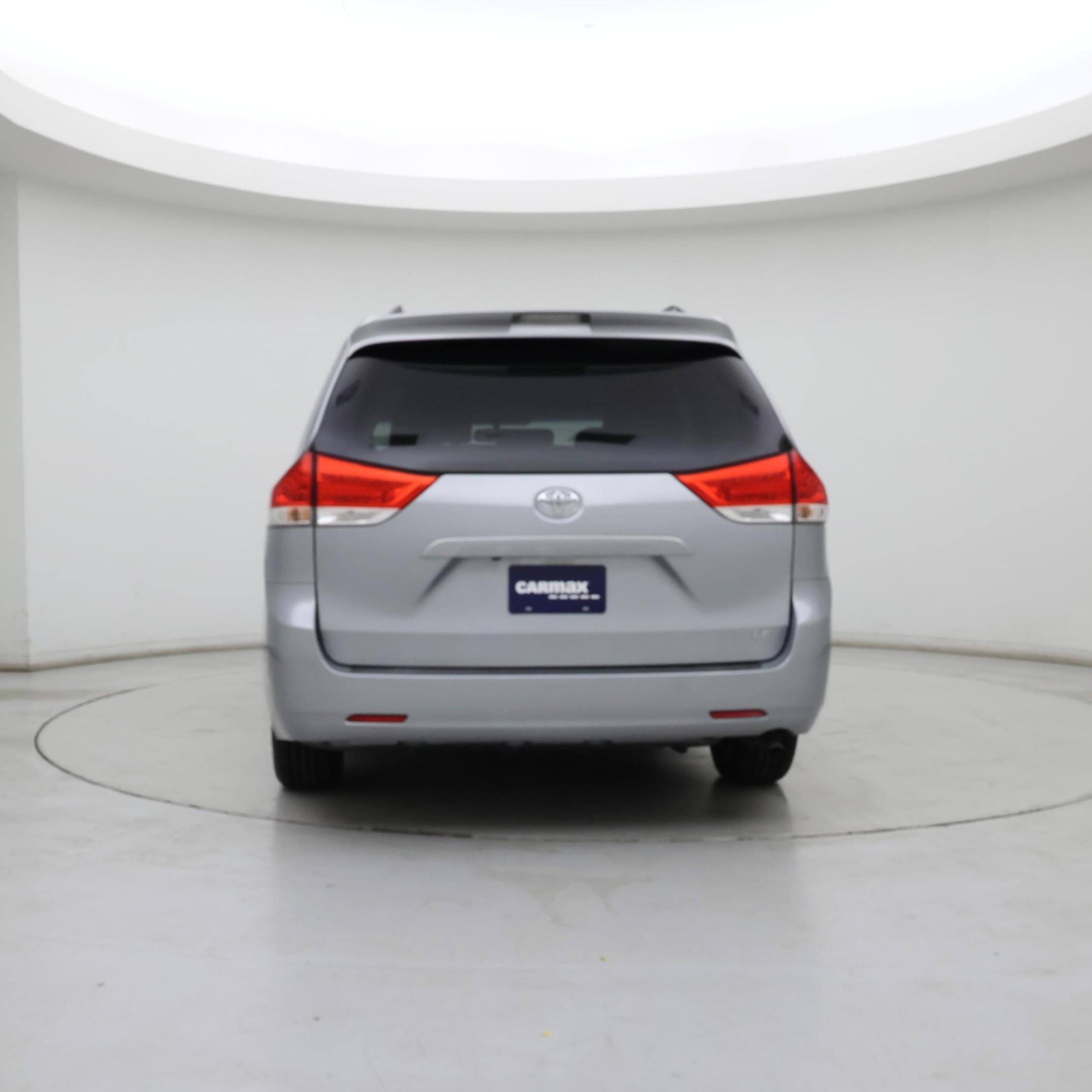 Thumbnail: 2014 Toyota Sienna - 6