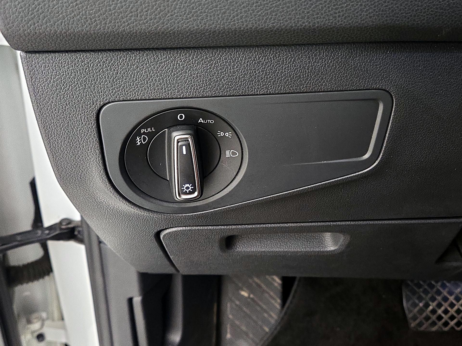 Thumbnail: 2019 Volkswagen Tiguan - 13