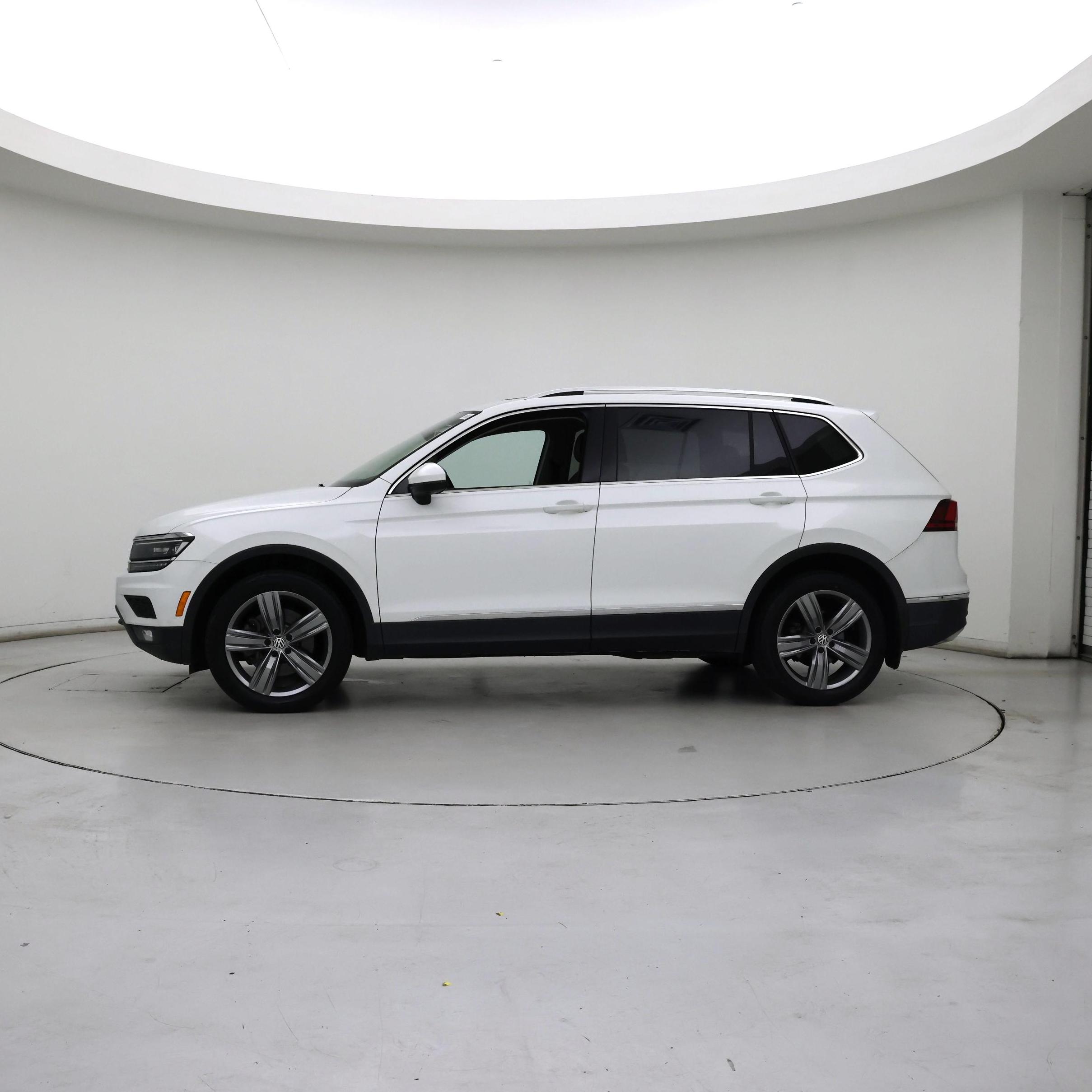 Thumbnail: 2019 Volkswagen Tiguan - 3