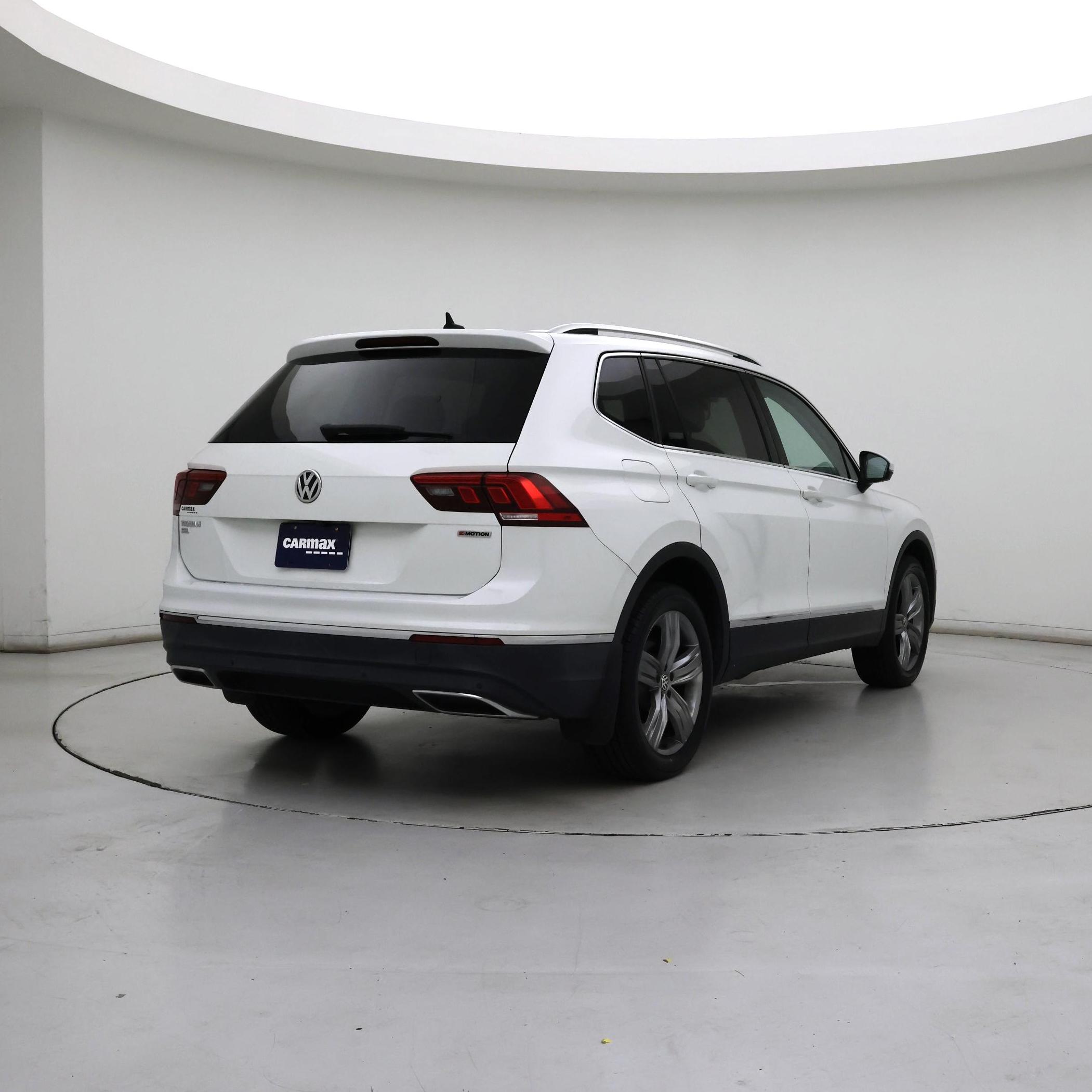 Thumbnail: 2019 Volkswagen Tiguan - 8