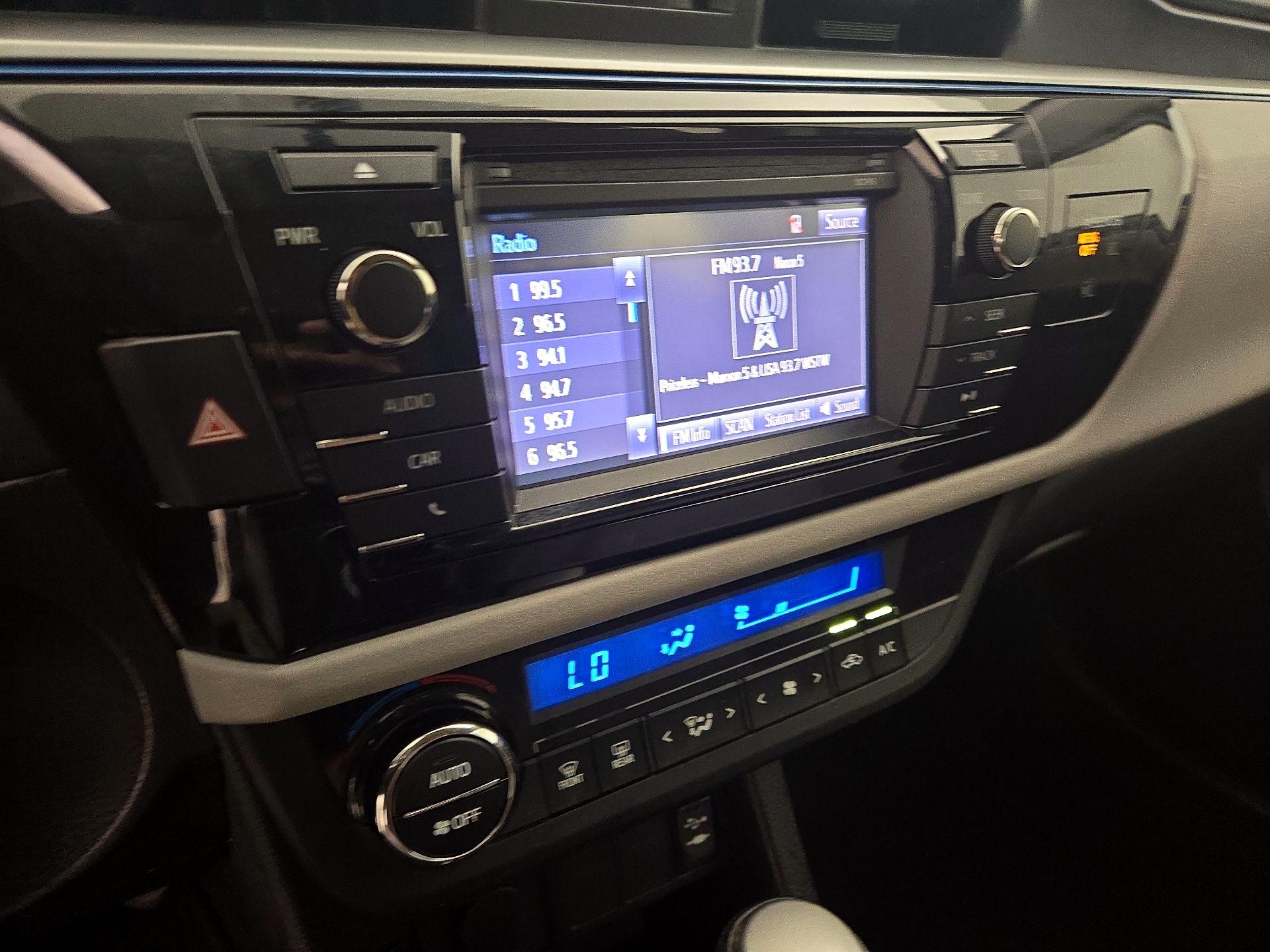 Thumbnail: 2014 Toyota Corolla - 15