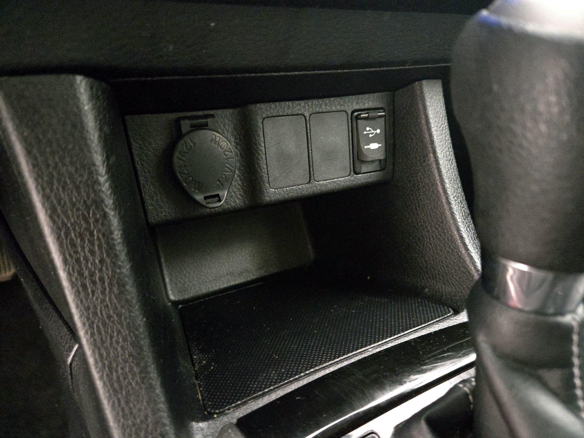 Thumbnail: 2014 Toyota Corolla - 18
