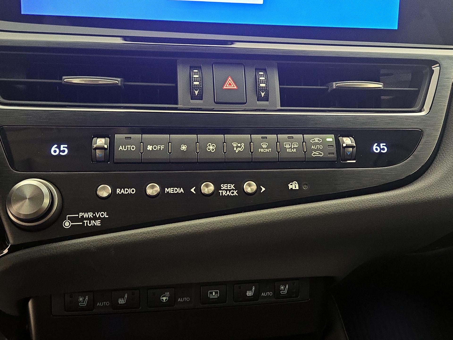 Thumbnail: 2024 Lexus ES - 15