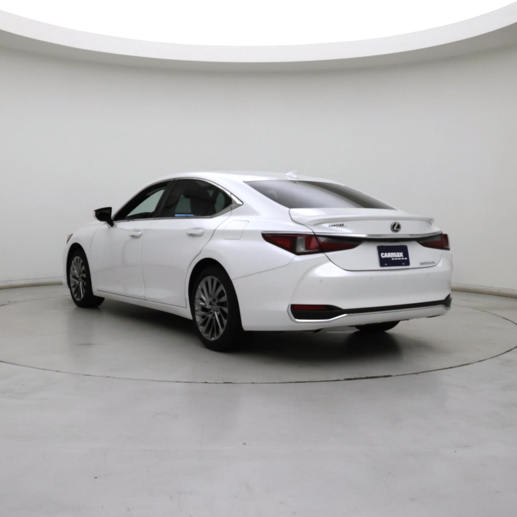 Thumbnail: 2024 Lexus ES - 2