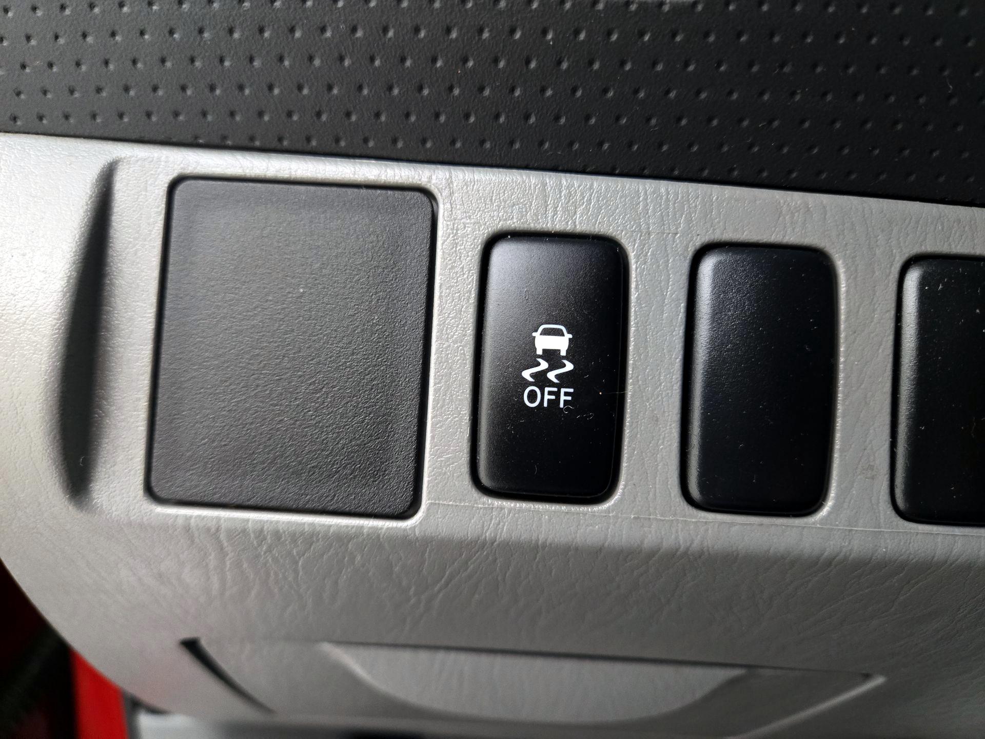 Thumbnail: 2013 Toyota Tacoma - 13