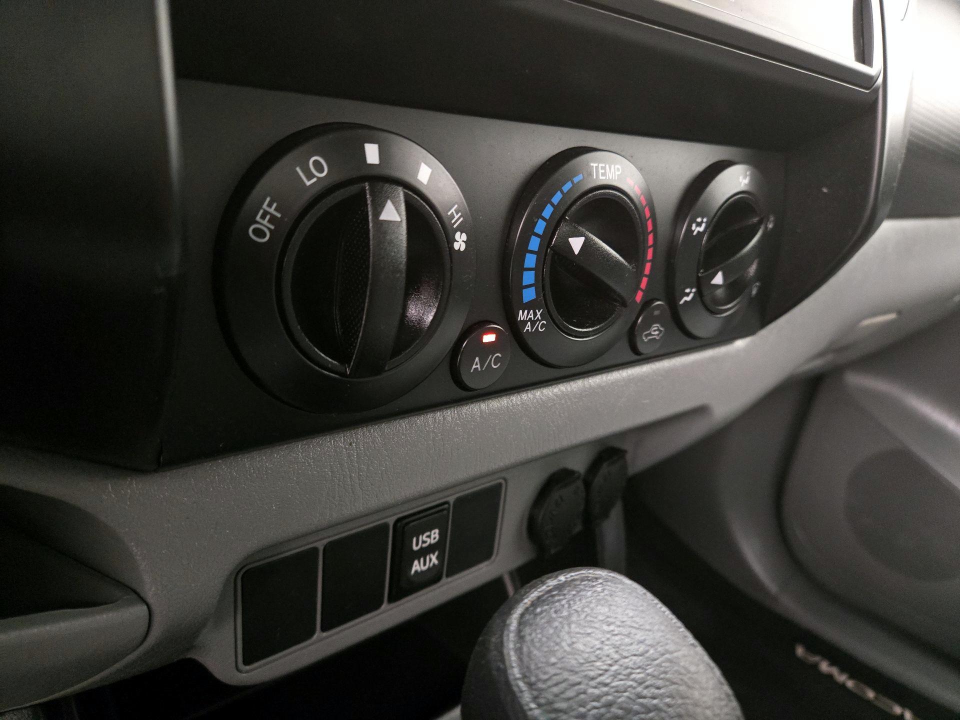 Thumbnail: 2013 Toyota Tacoma - 15