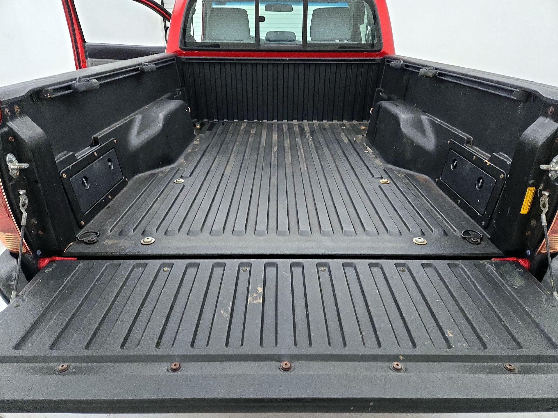 Thumbnail: 2013 Toyota Tacoma - 18