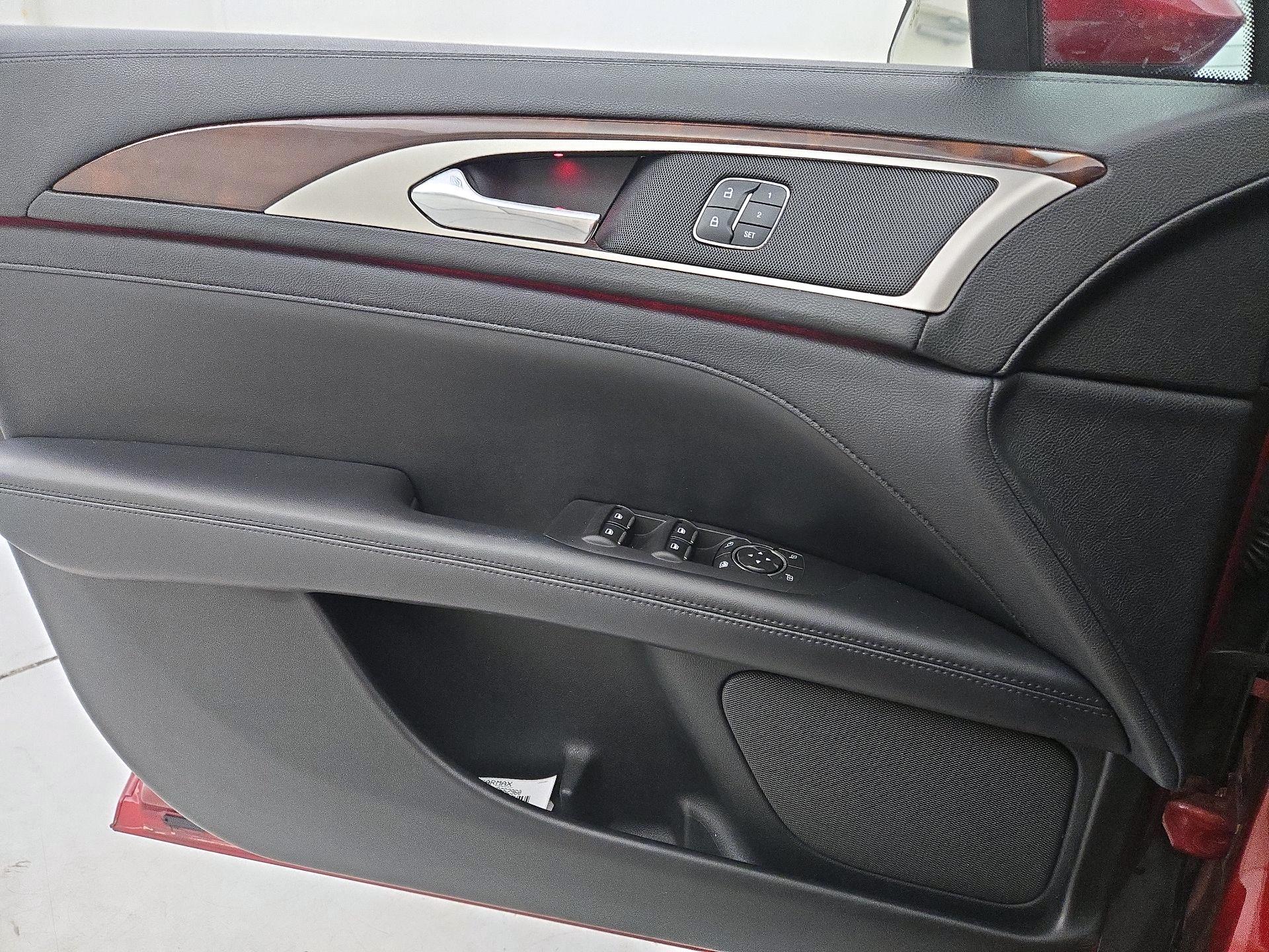 Thumbnail: 2017 Lincoln MKZ - 12