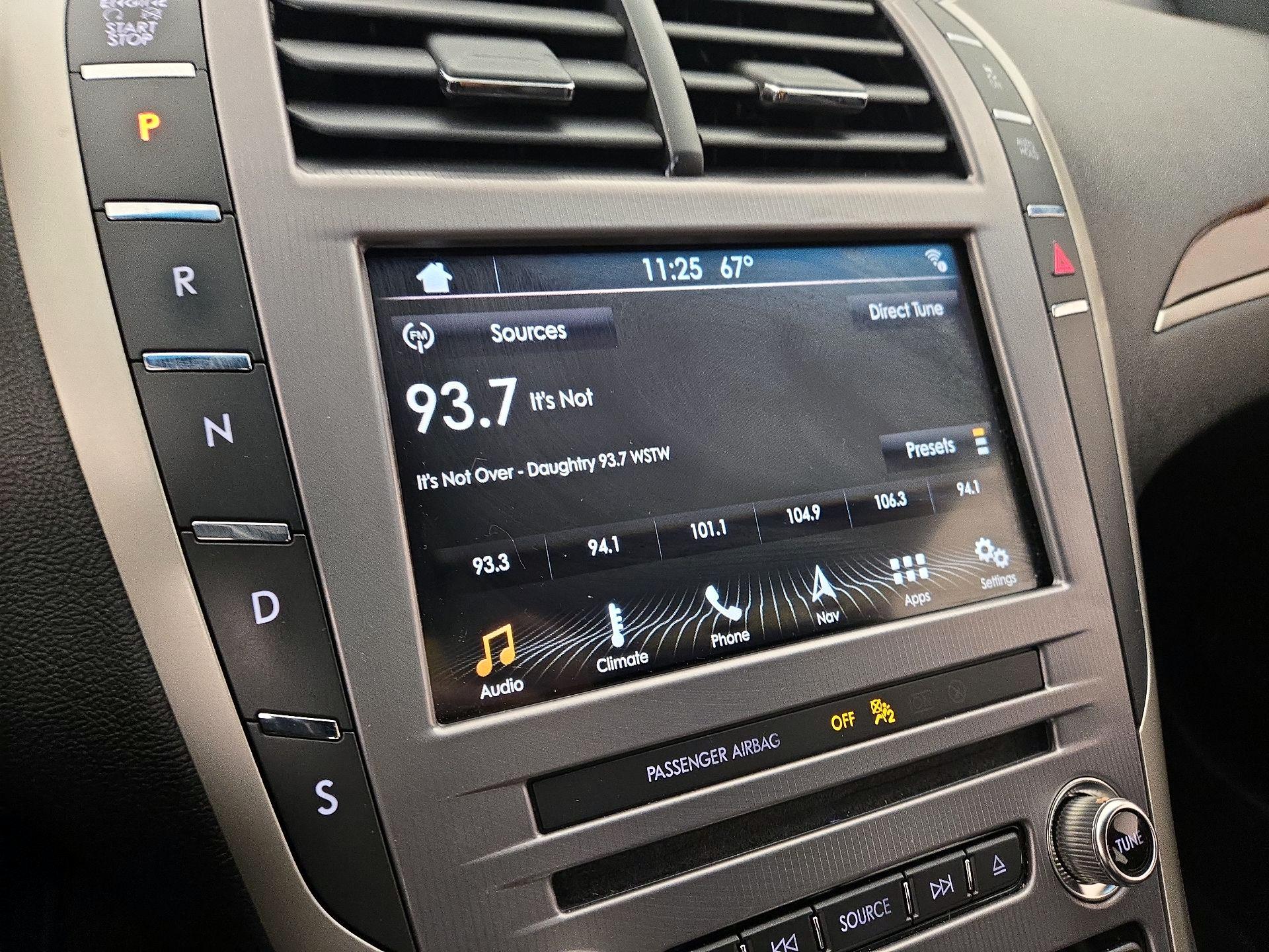 Thumbnail: 2017 Lincoln MKZ - 16