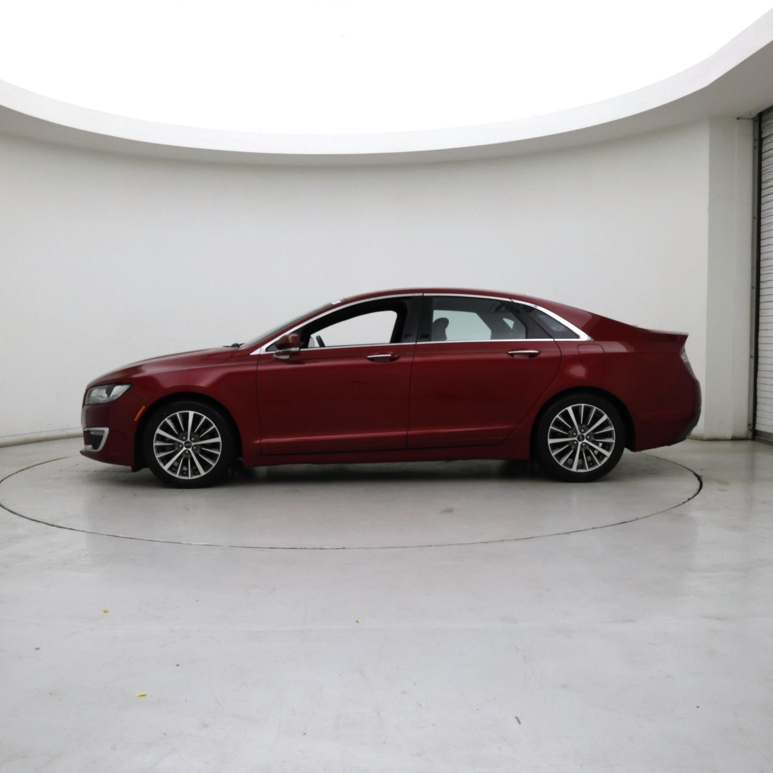 Thumbnail: 2017 Lincoln MKZ - 3
