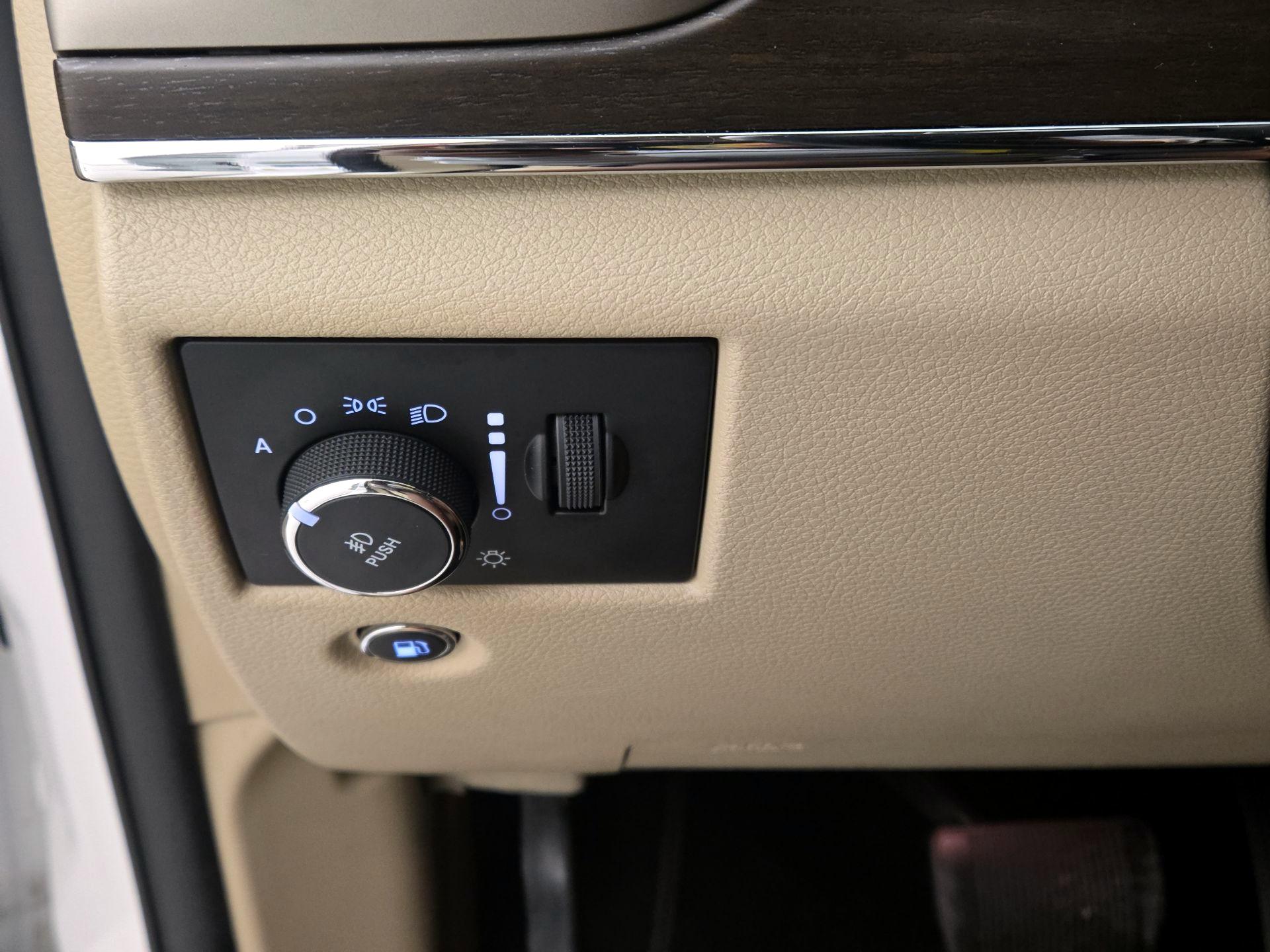 Thumbnail: 2017 Jeep Grand Cherokee - 13
