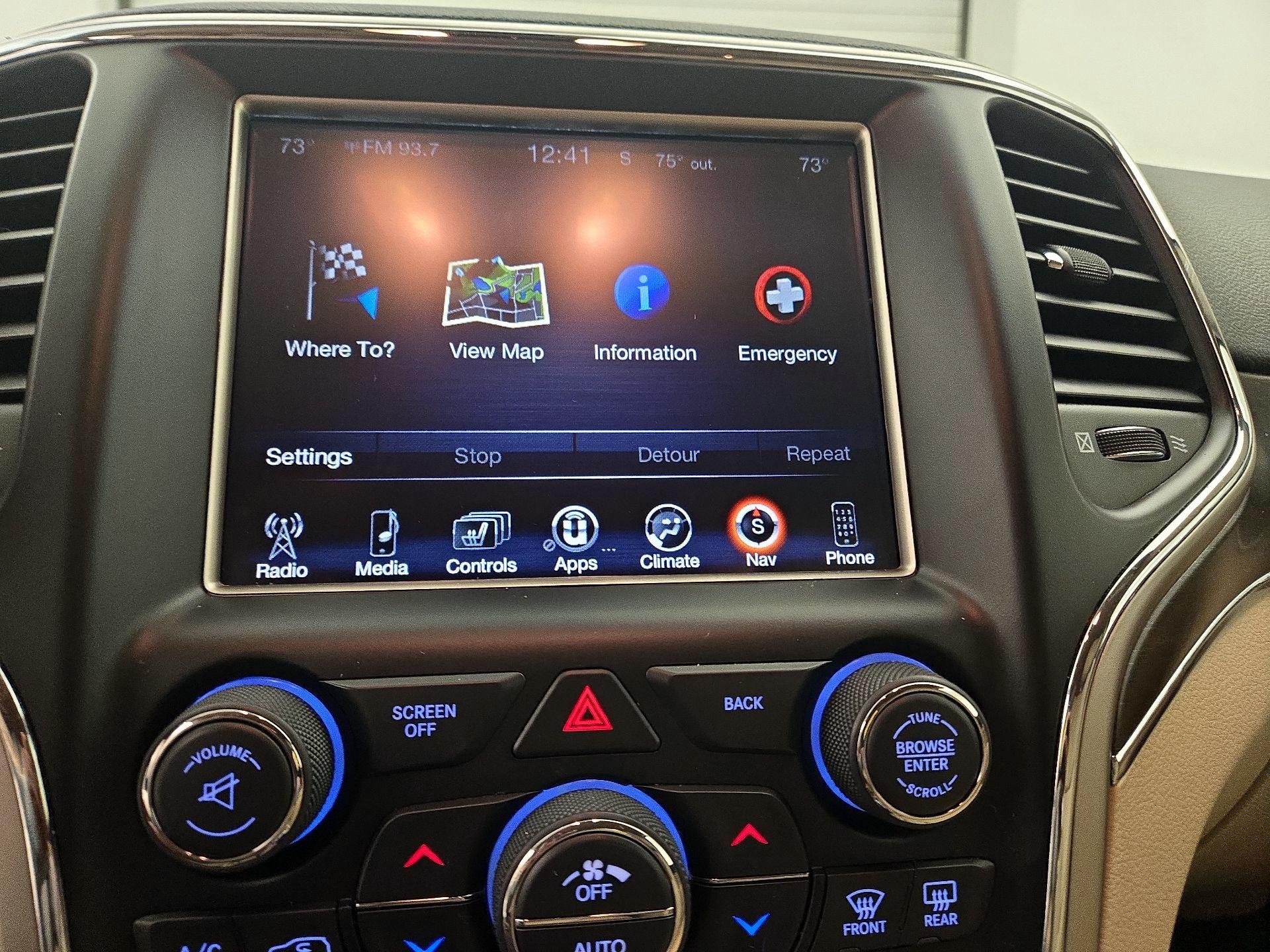 Thumbnail: 2017 Jeep Grand Cherokee - 14