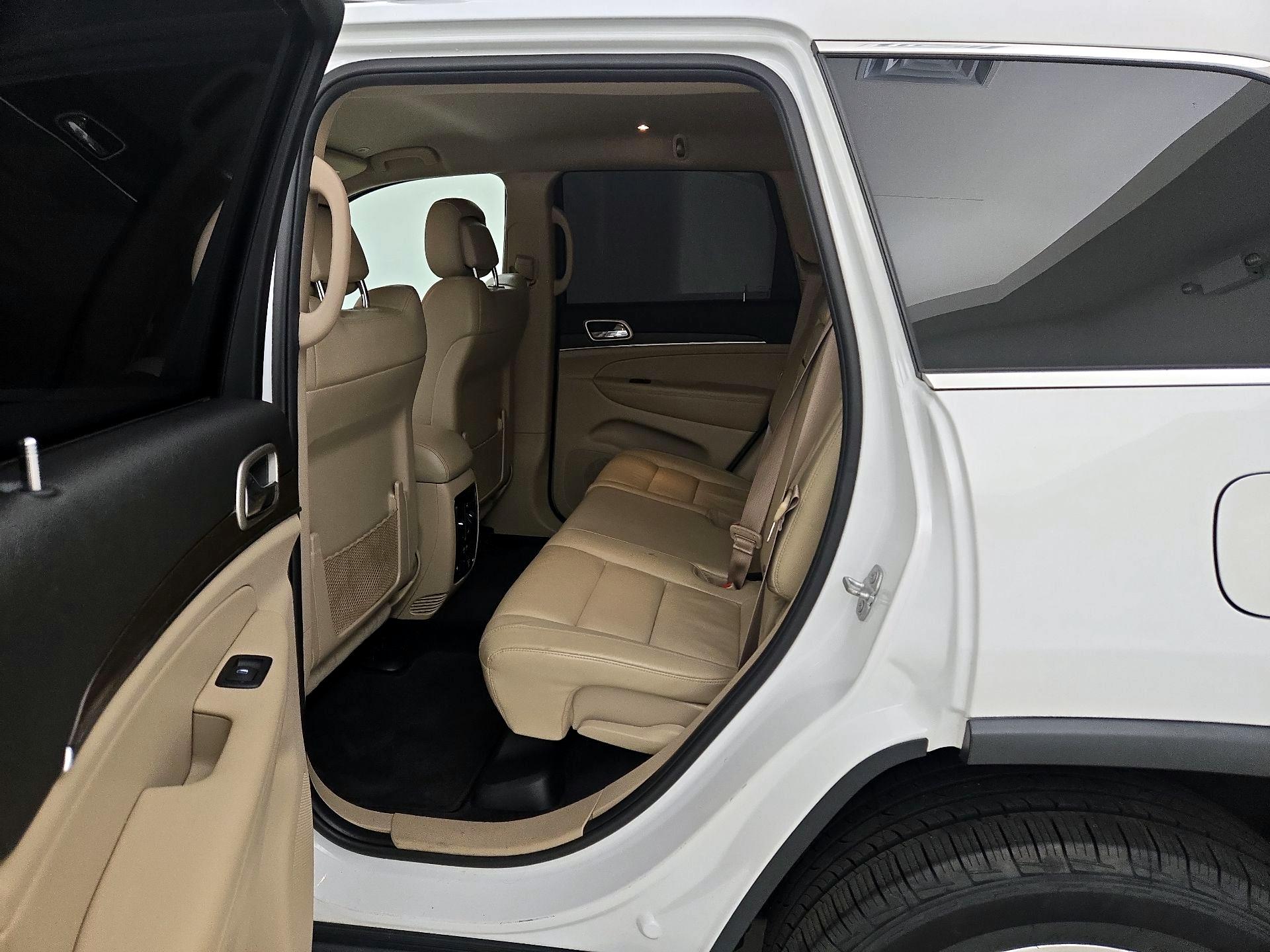 Thumbnail: 2017 Jeep Grand Cherokee - 19