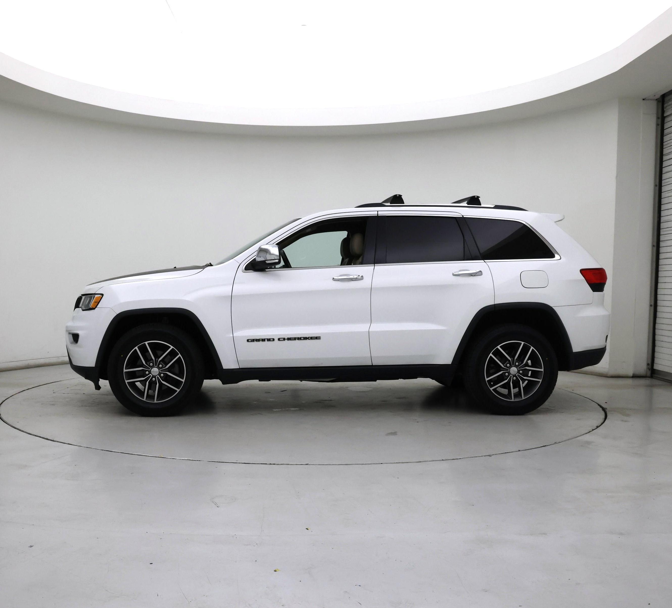 Thumbnail: 2017 Jeep Grand Cherokee - 3