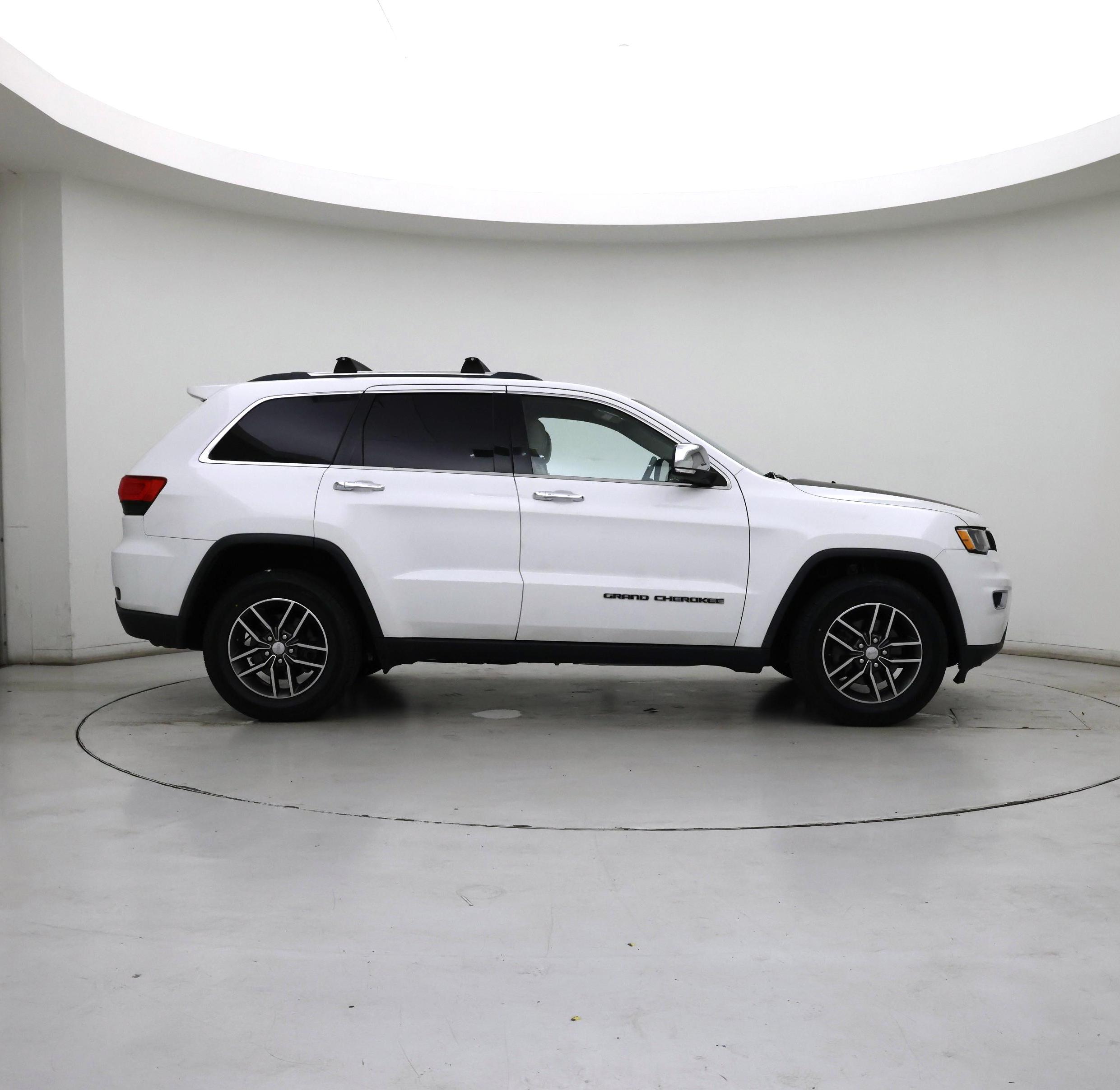Thumbnail: 2017 Jeep Grand Cherokee - 7