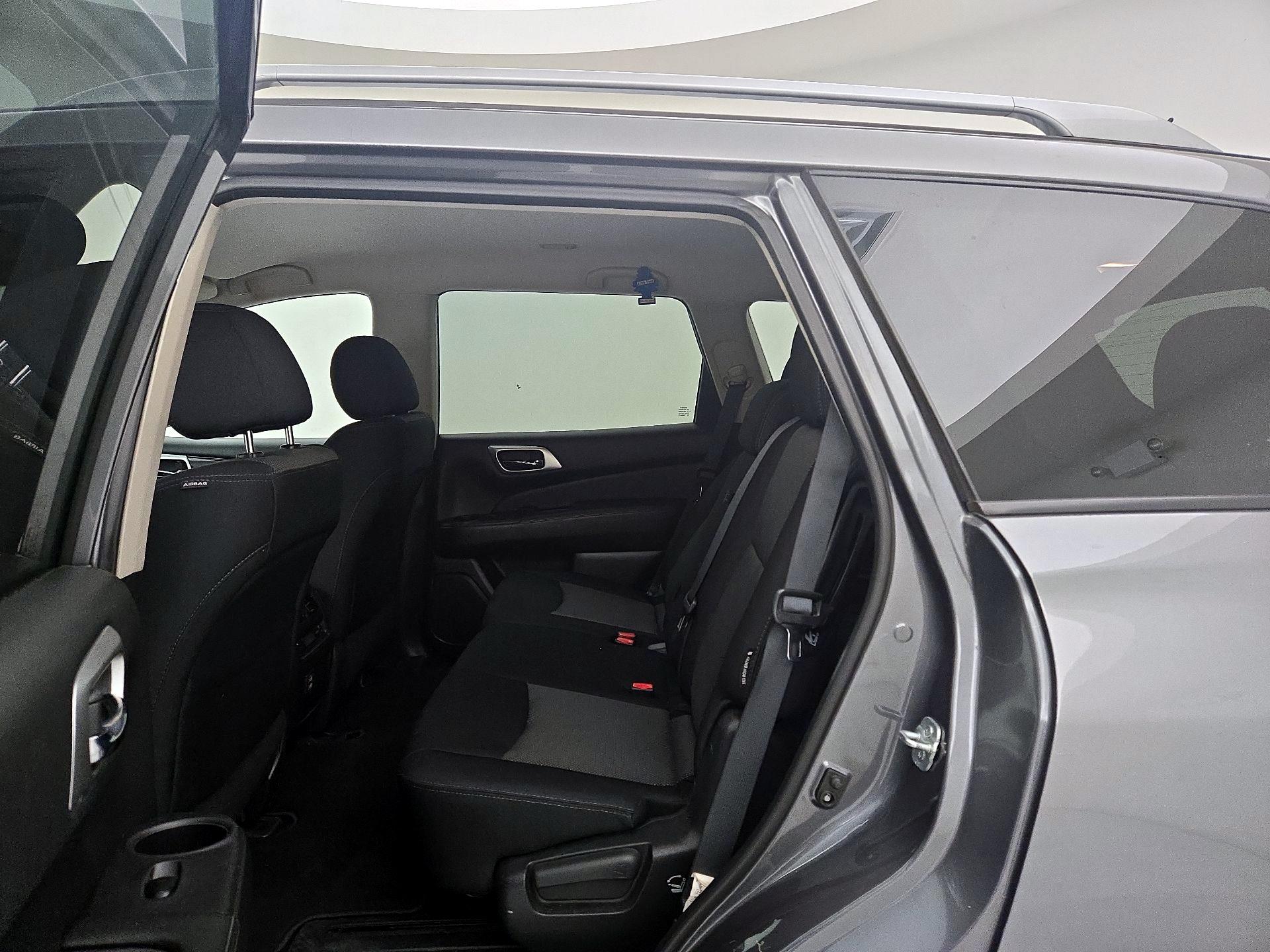 Thumbnail: 2018 Nissan Pathfinder - 16