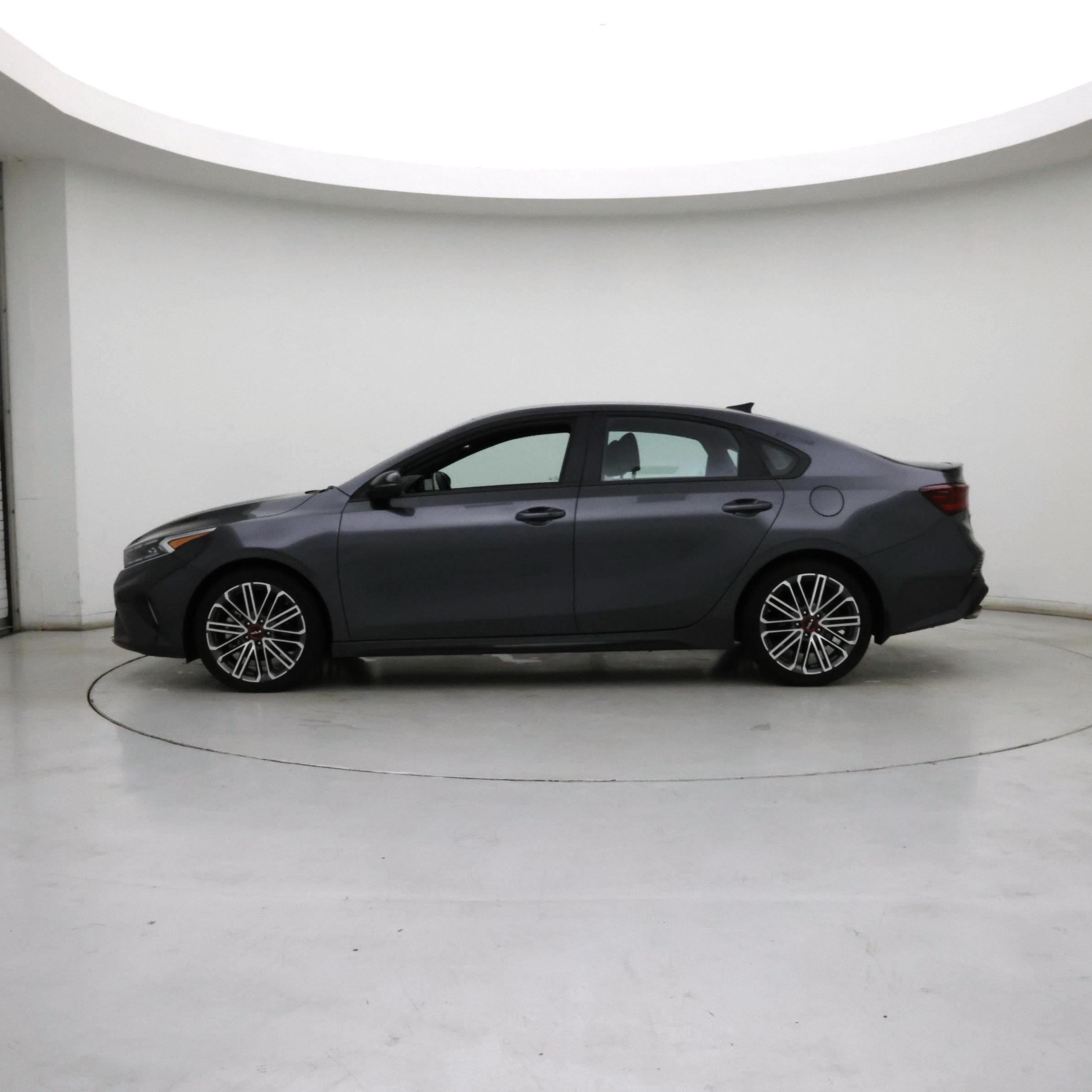 Thumbnail: 2024 Kia Forte - 3