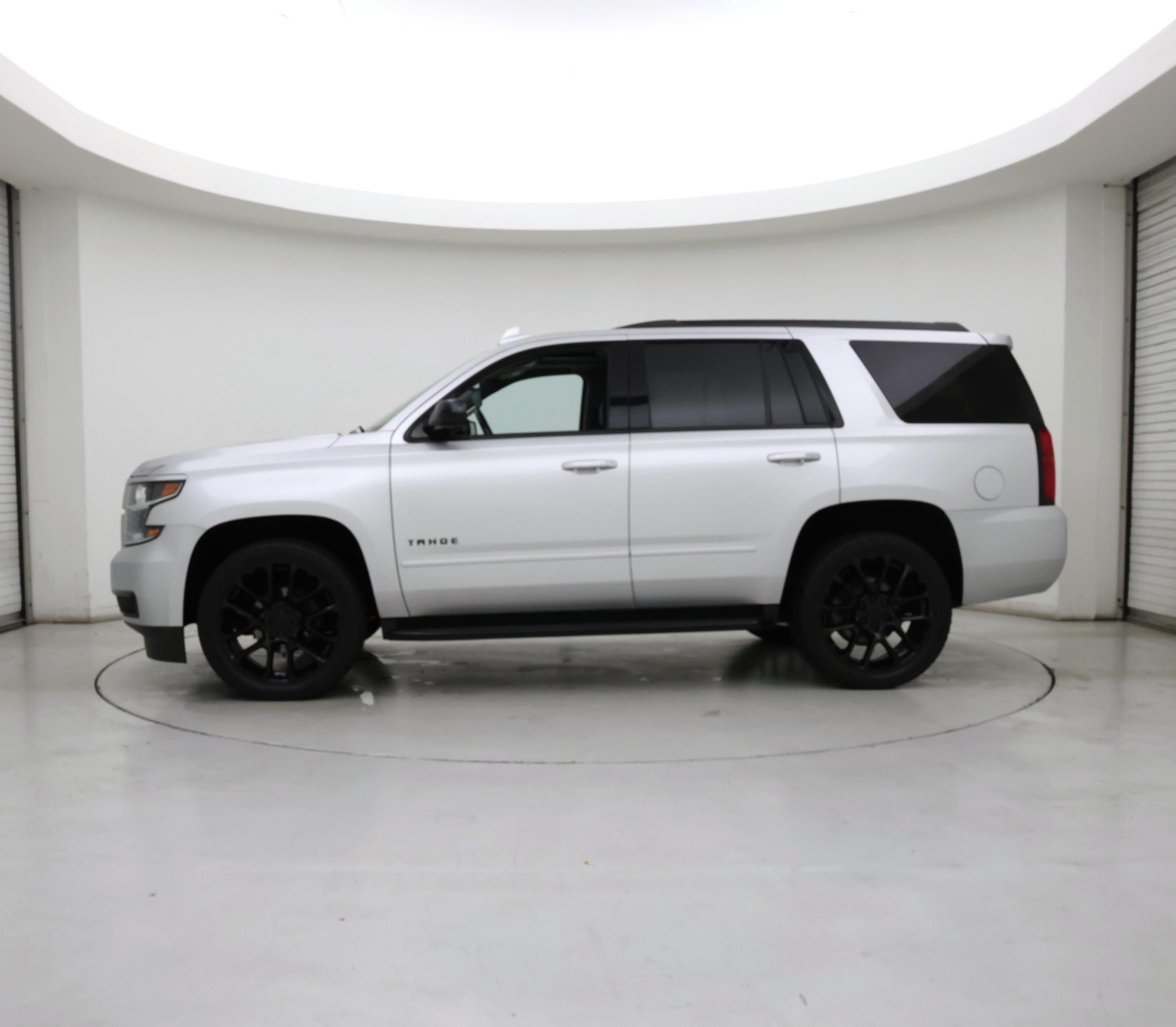 Thumbnail: 2020 Chevrolet Tahoe - 3