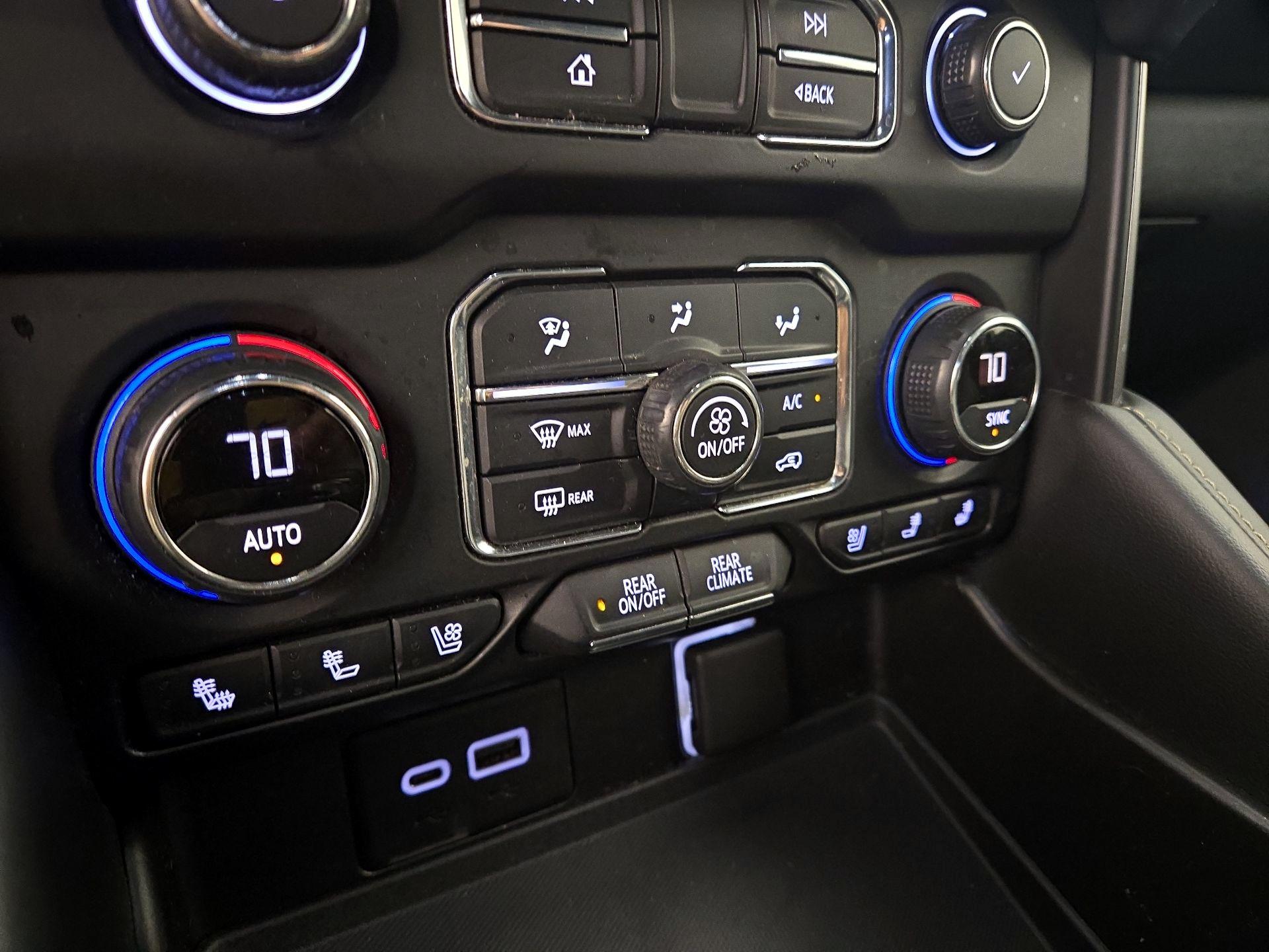 Thumbnail: 2021 Chevrolet Tahoe - 17