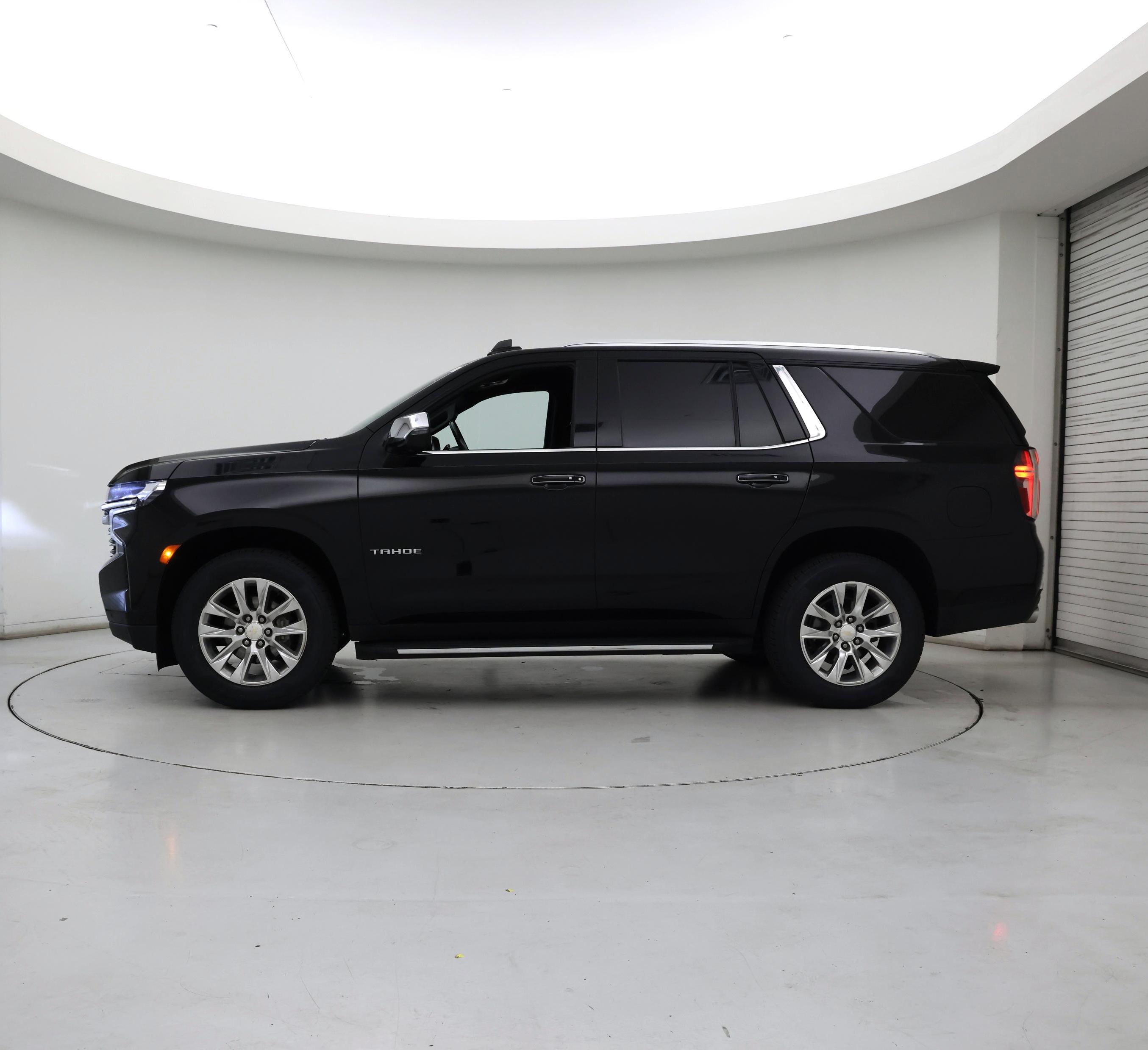 Thumbnail: 2021 Chevrolet Tahoe - 3