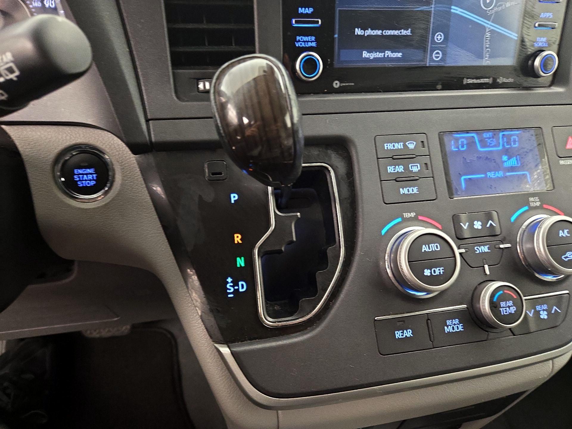 Thumbnail: 2020 Toyota Sienna - 18