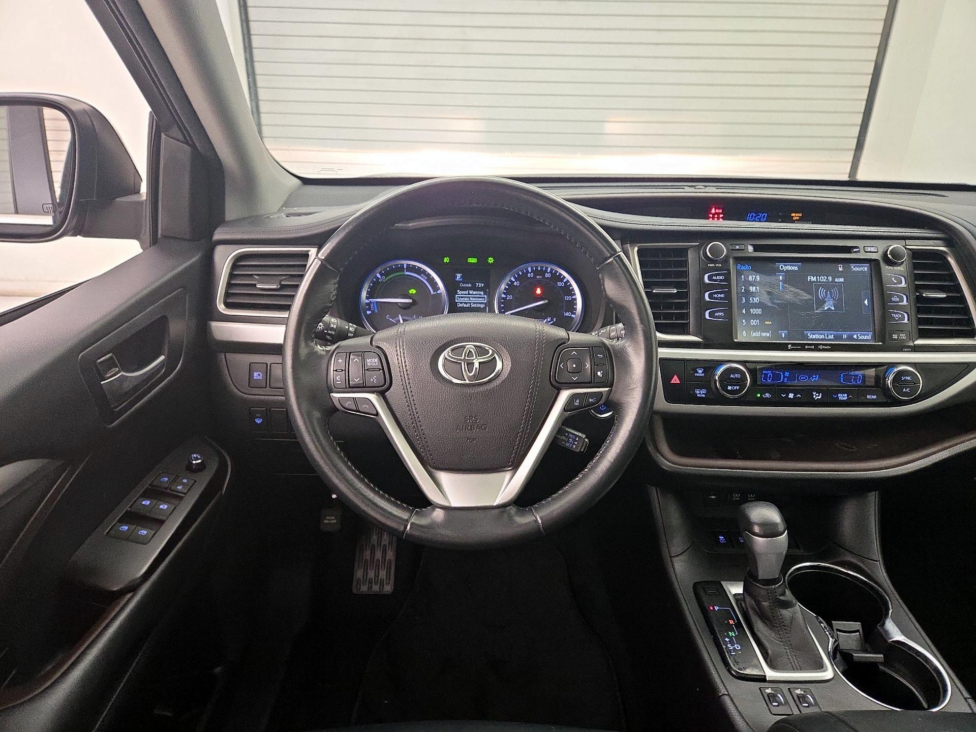 Thumbnail: 2017 Toyota Highlander - 10