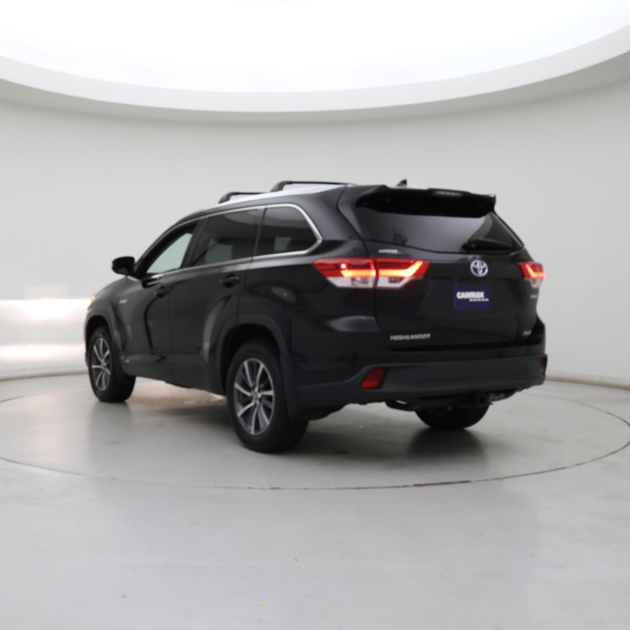 Thumbnail: 2017 Toyota Highlander - 2
