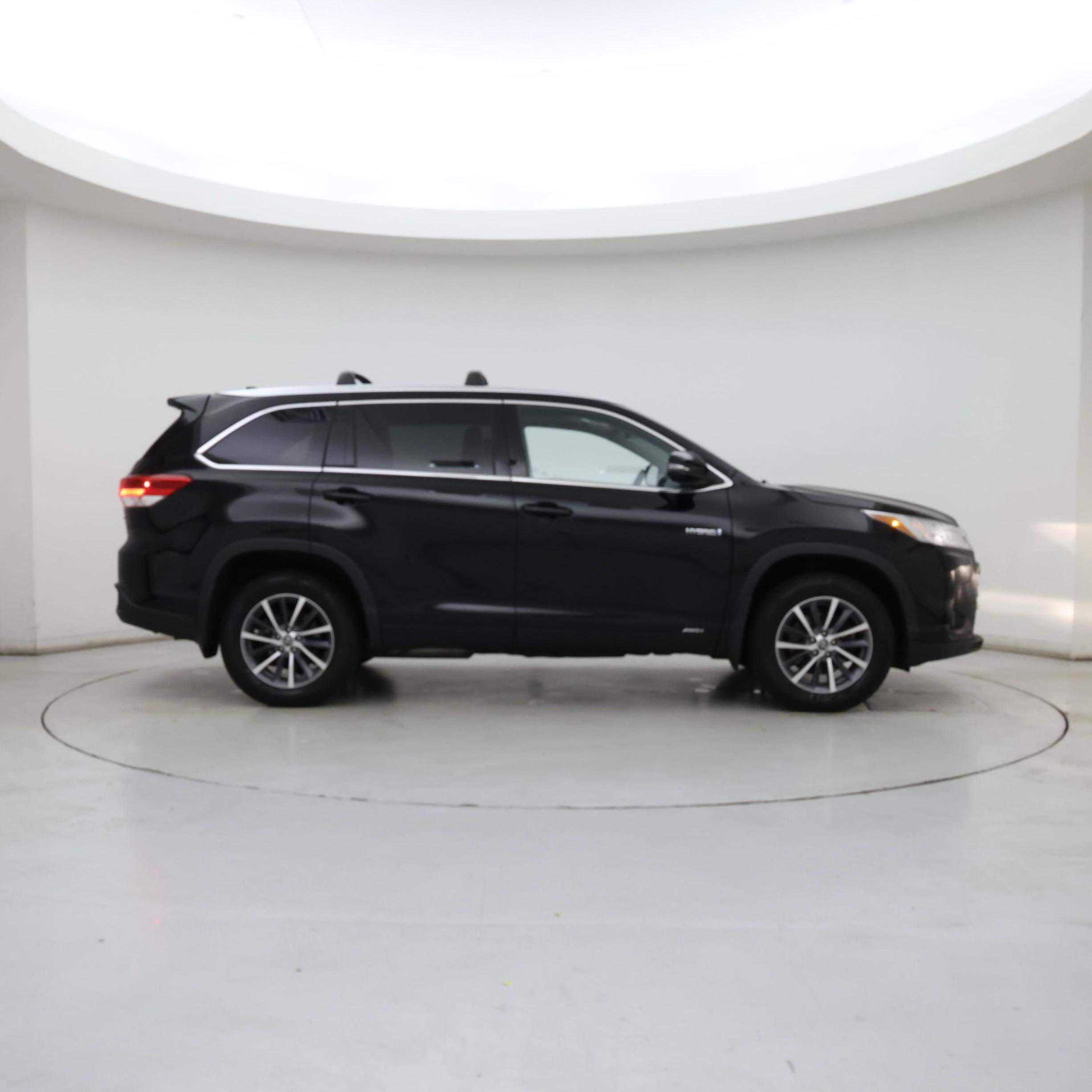 Thumbnail: 2017 Toyota Highlander - 7