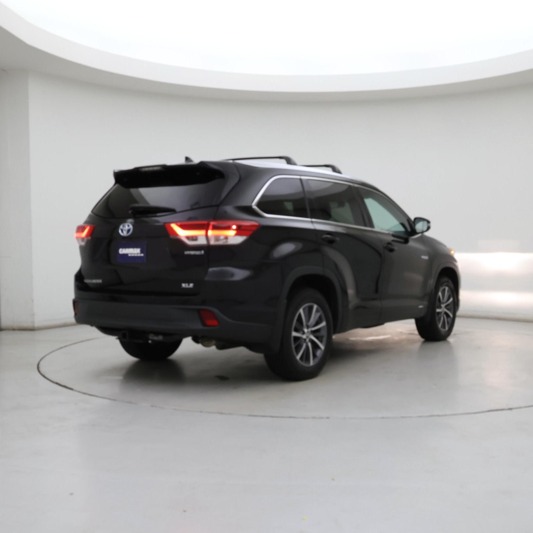 Thumbnail: 2017 Toyota Highlander - 8