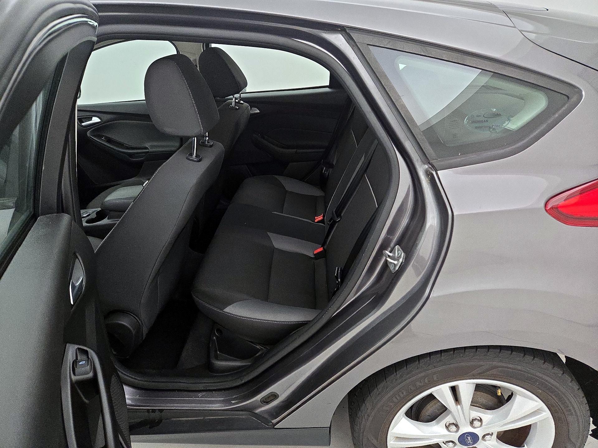 Thumbnail: 2014 Ford Focus - 16