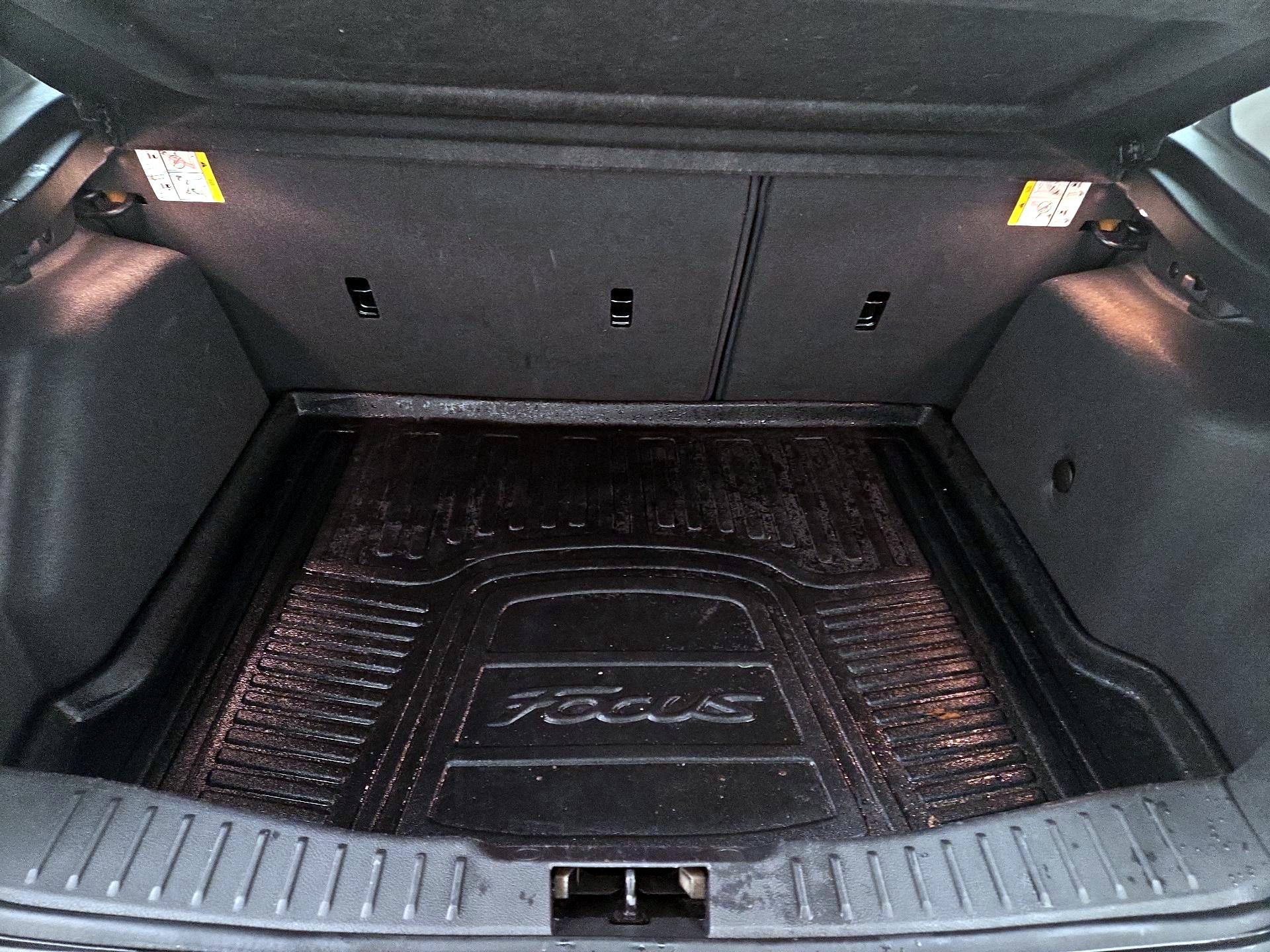 Thumbnail: 2014 Ford Focus - 17