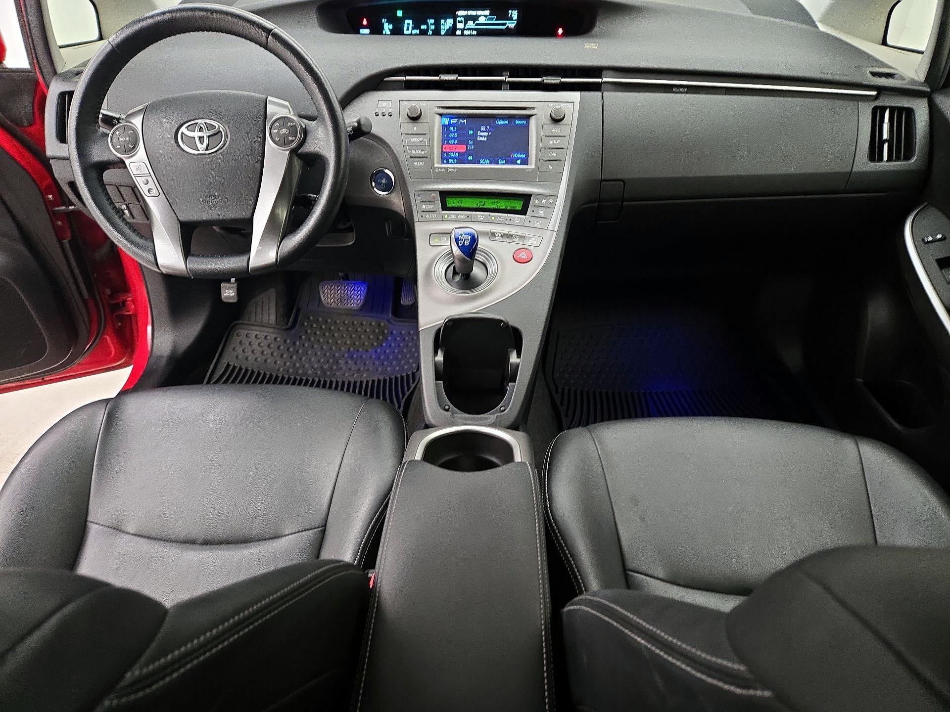 Thumbnail: 2015 Toyota Prius - 9