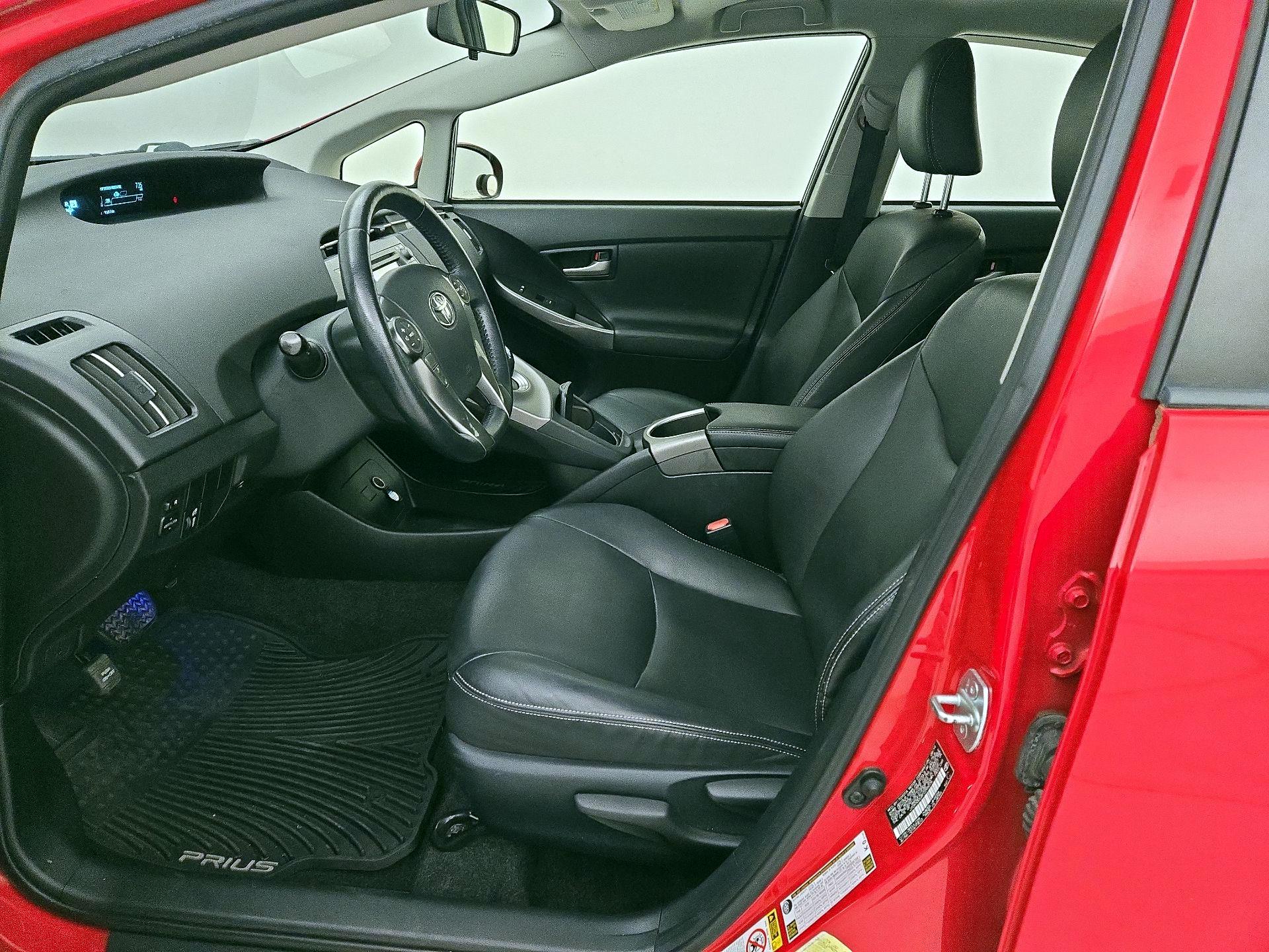 Thumbnail: 2015 Toyota Prius - 11