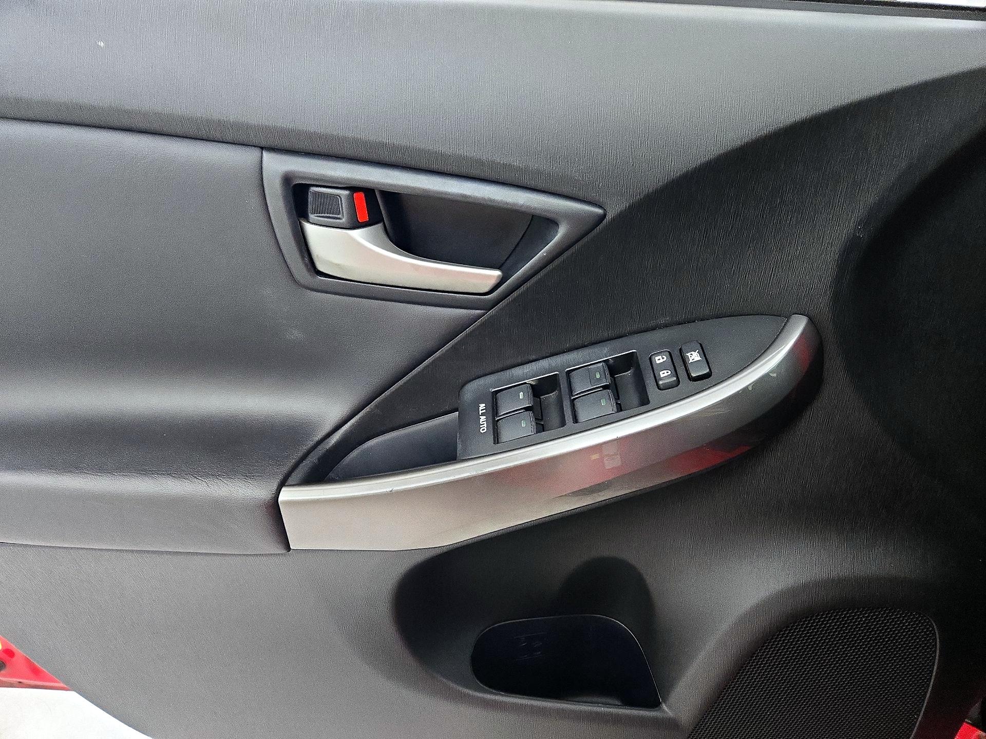 Thumbnail: 2015 Toyota Prius - 12