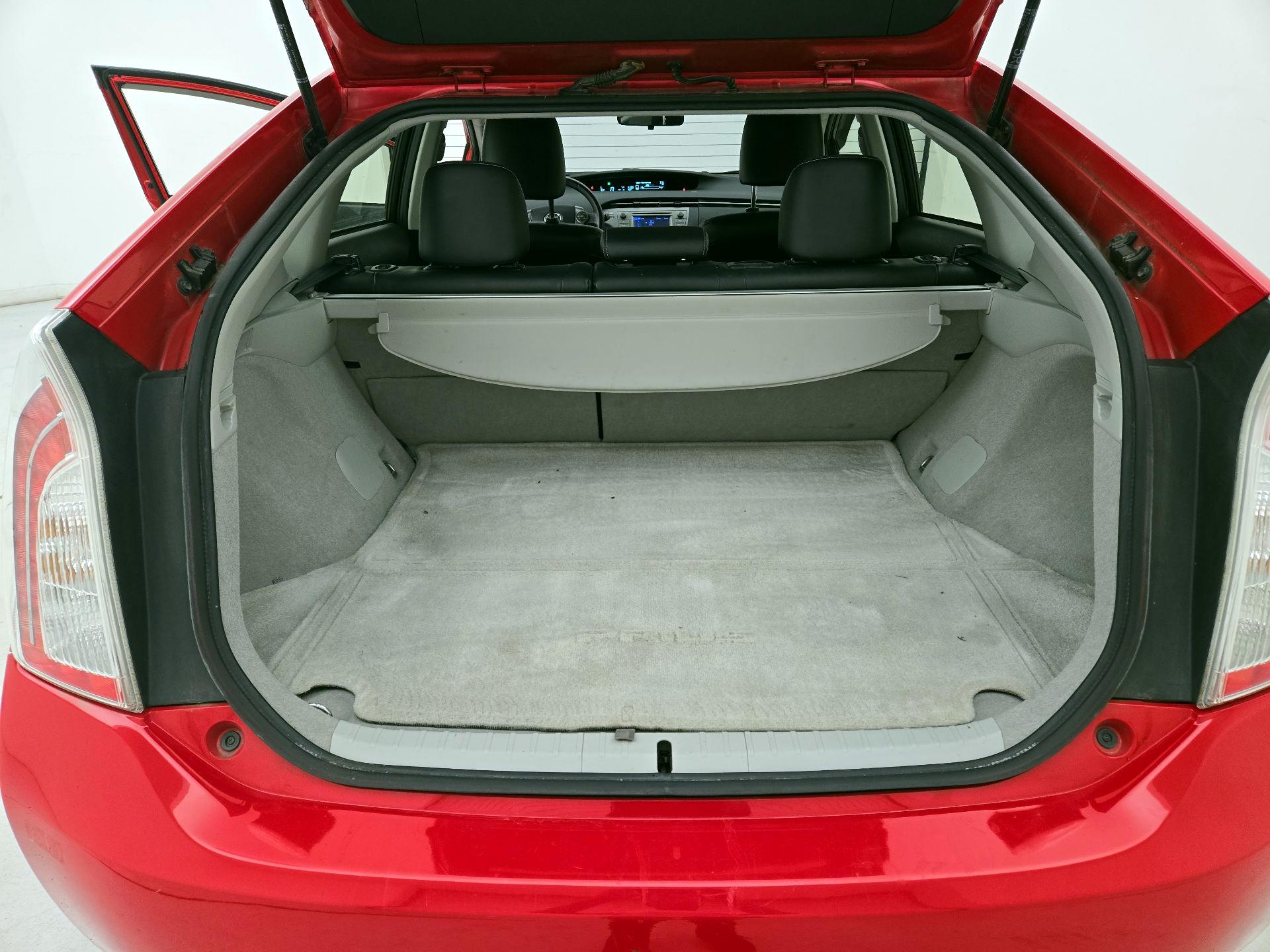 Thumbnail: 2015 Toyota Prius - 20