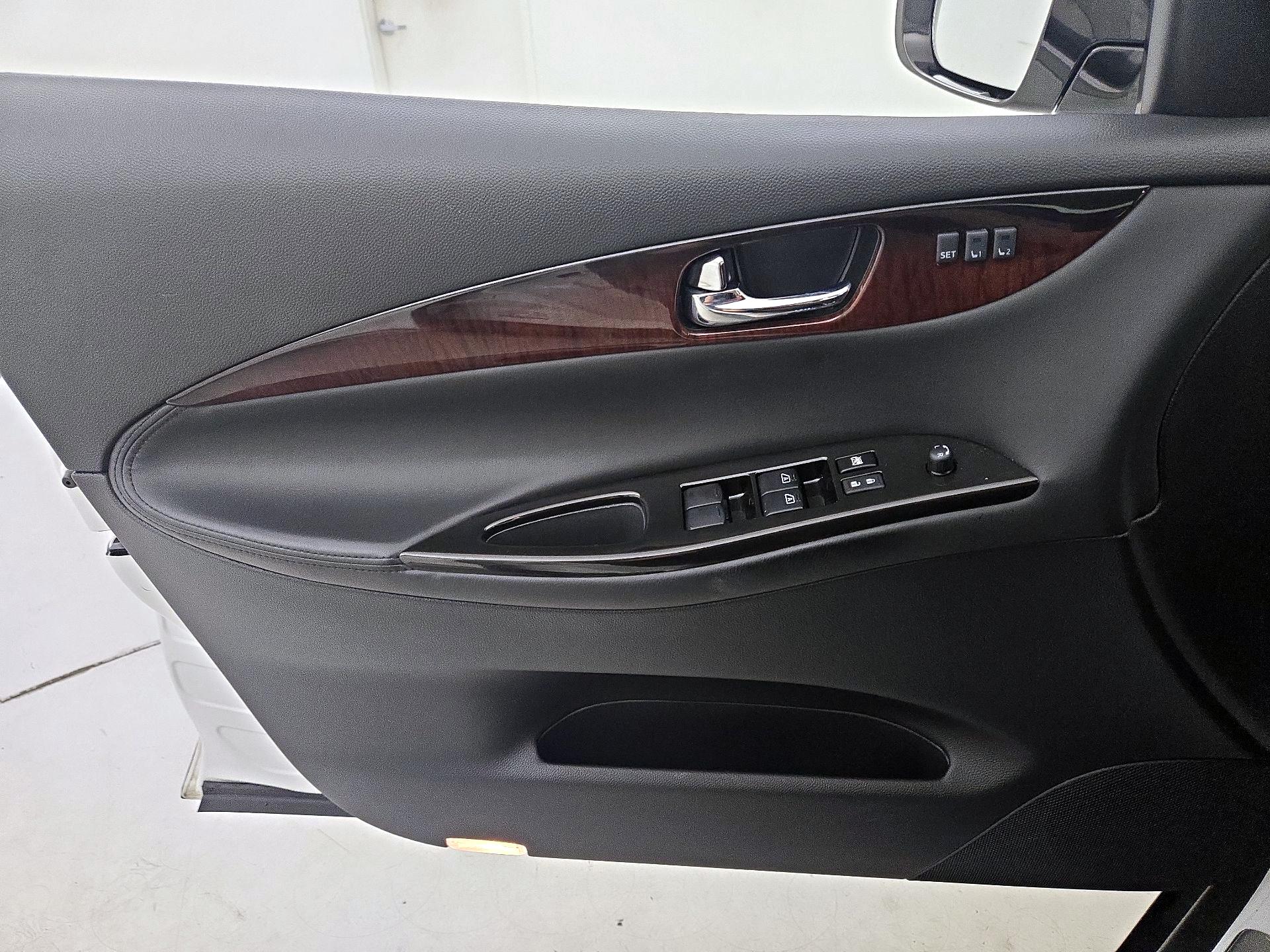 Thumbnail: 2017 INFINITI QX50 - 12