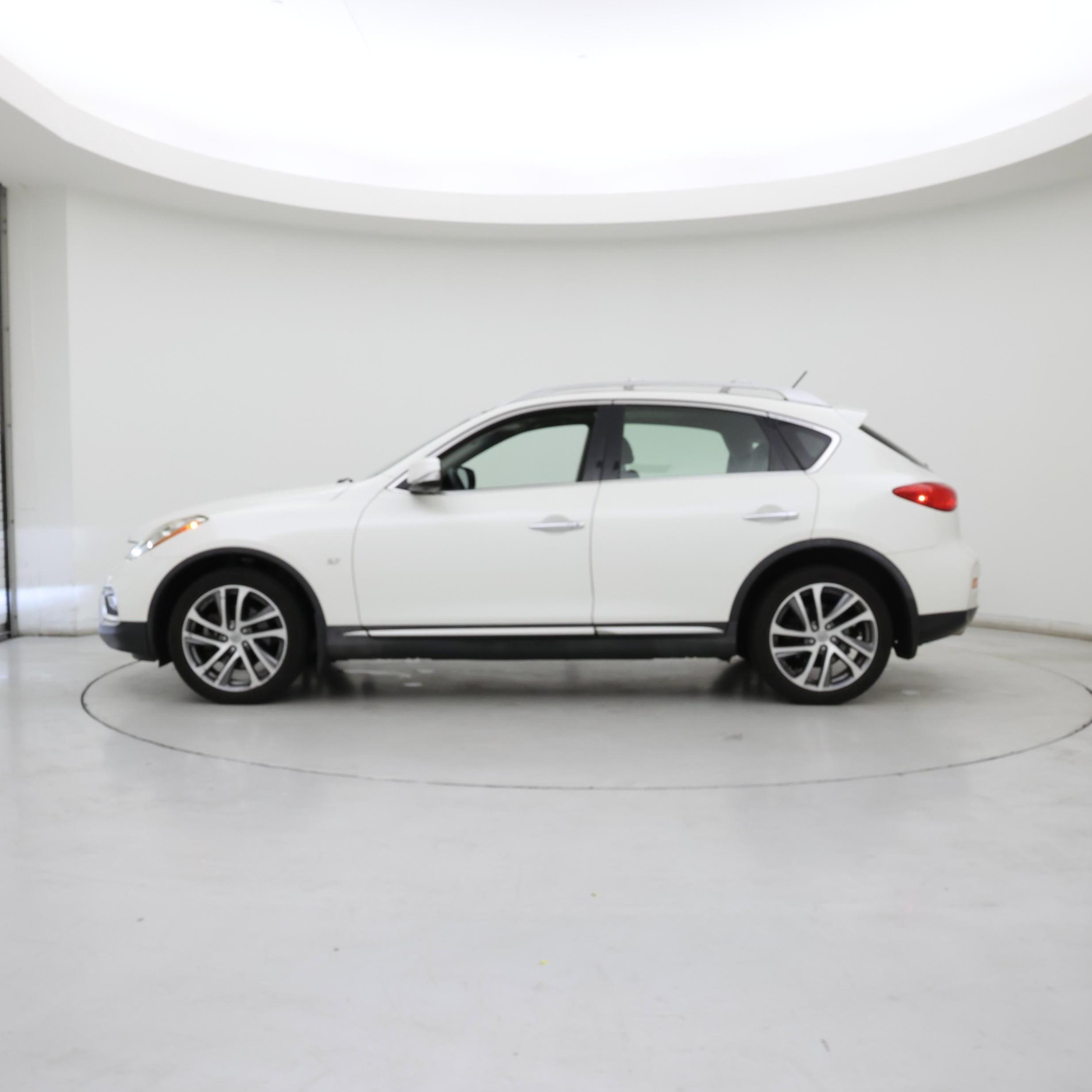 Thumbnail: 2017 INFINITI QX50 - 3