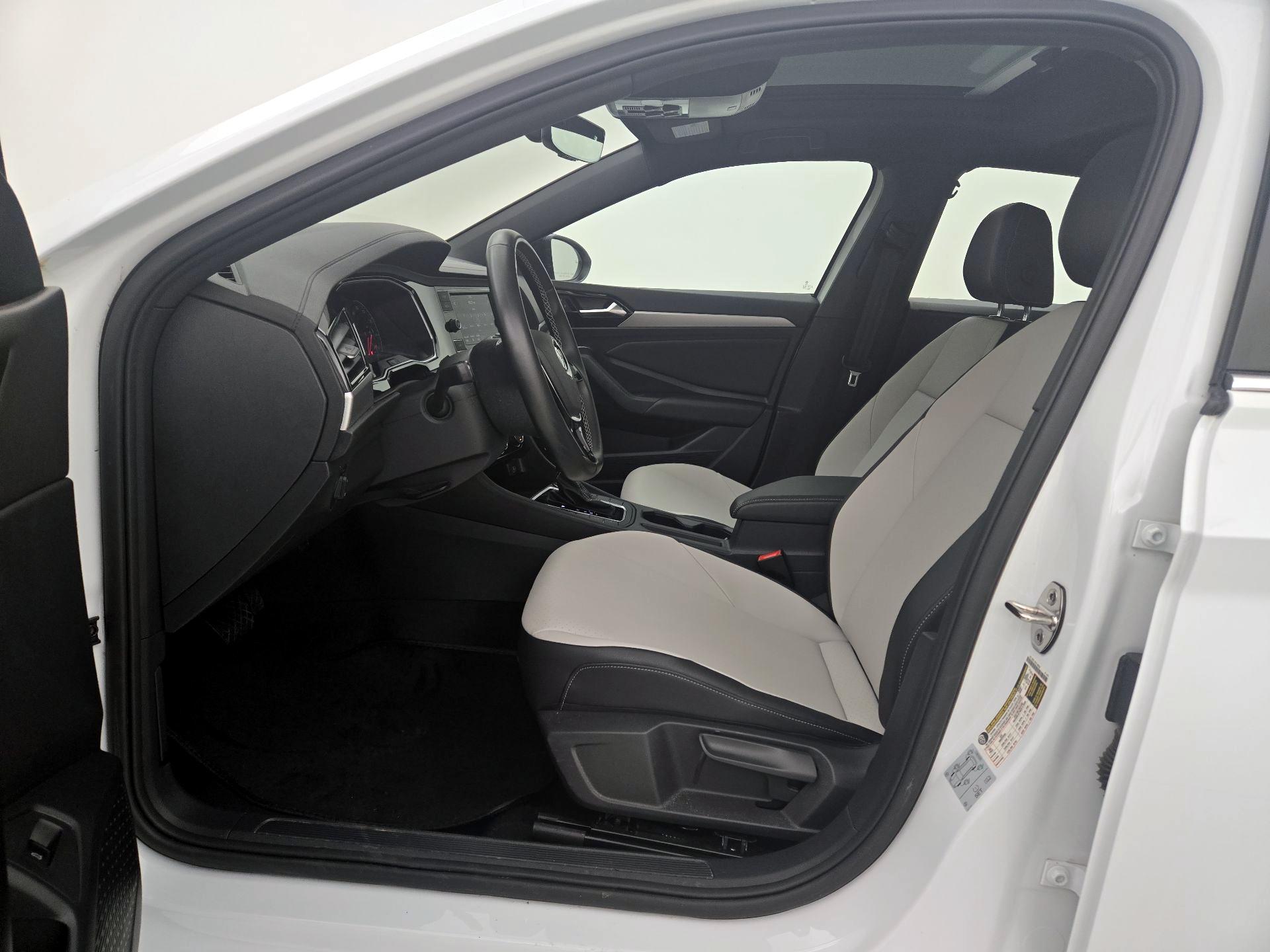 Thumbnail: 2019 Volkswagen Jetta - 11