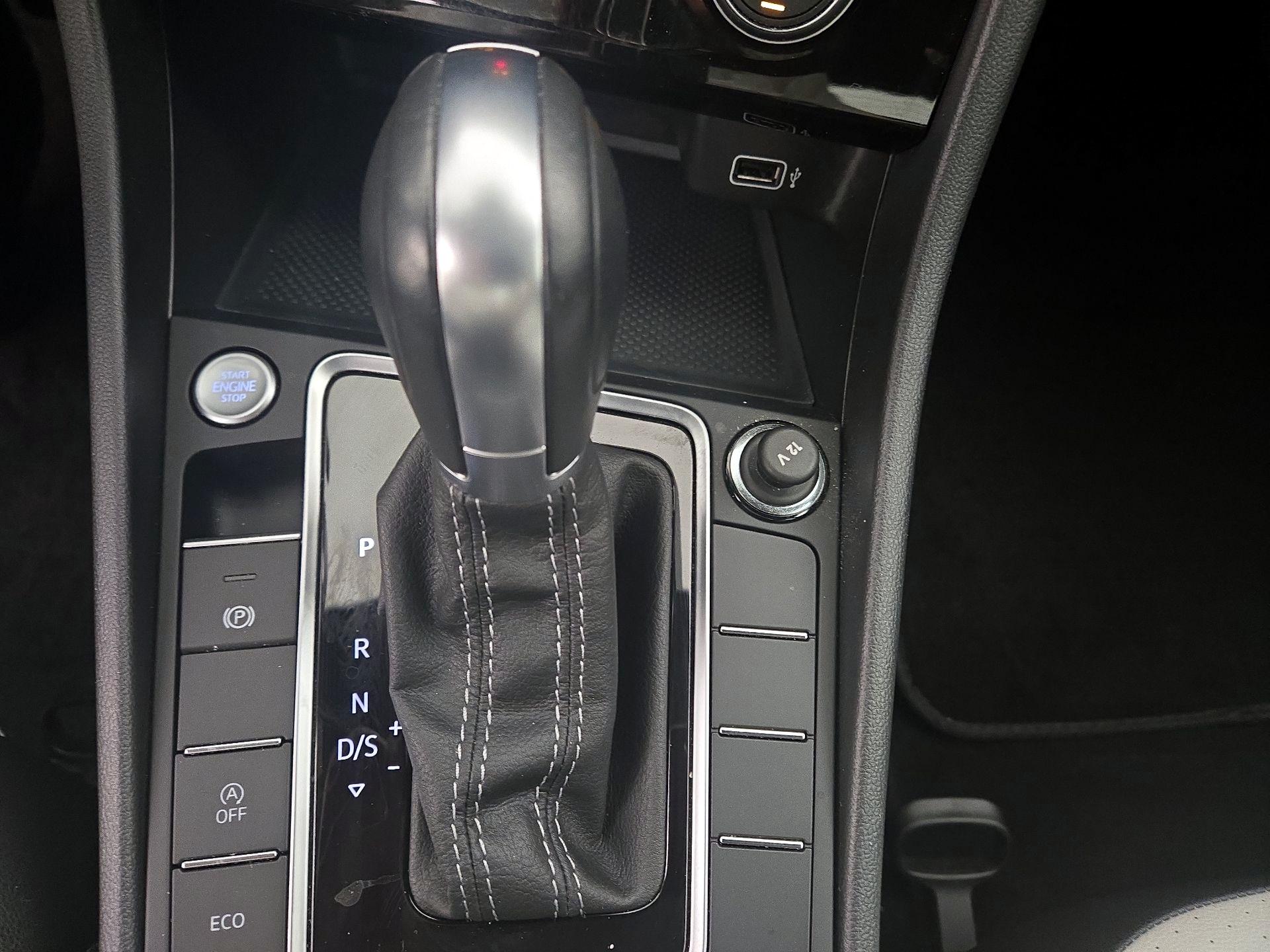 Thumbnail: 2019 Volkswagen Jetta - 17