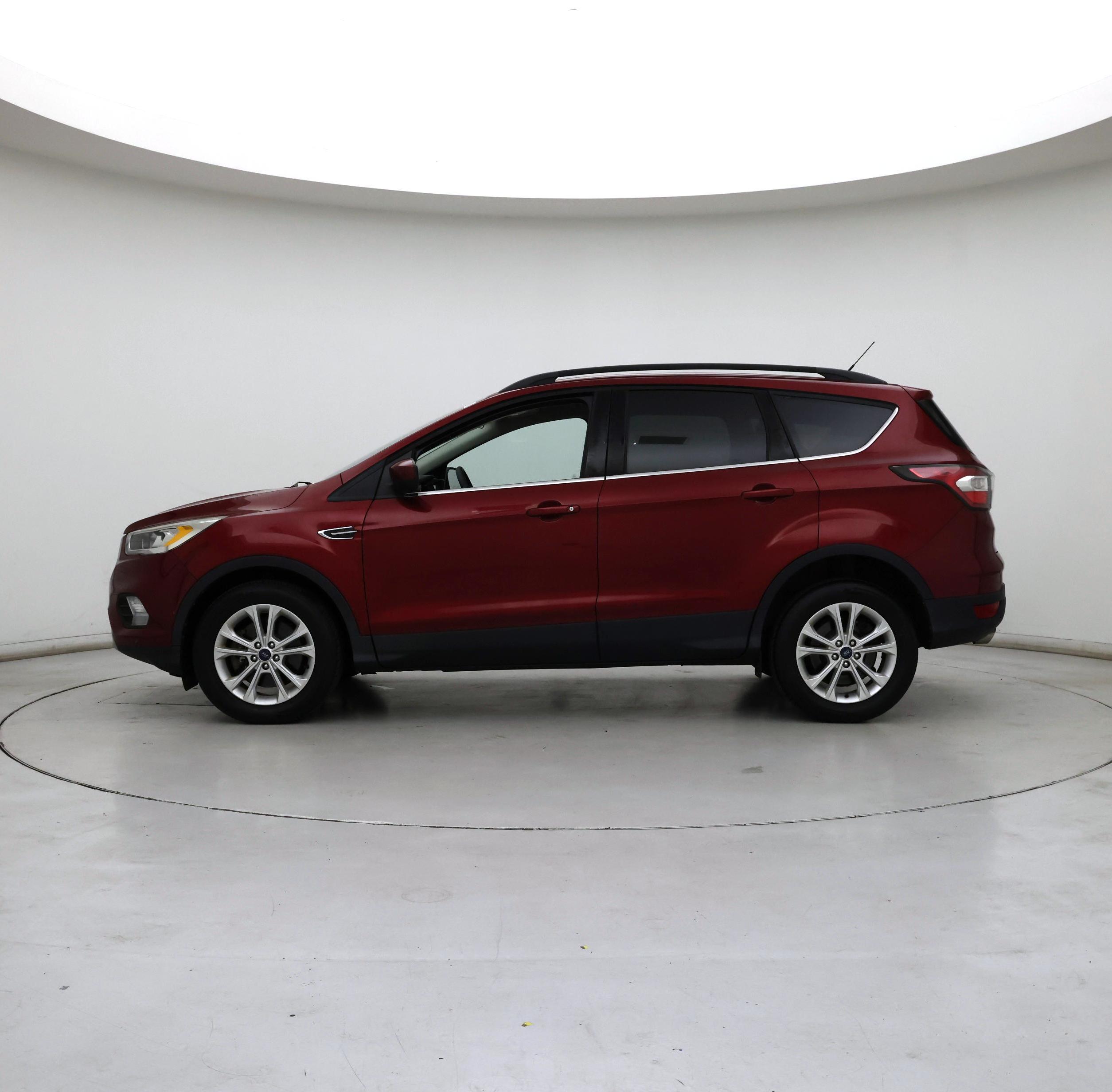 Thumbnail: 2017 Ford Escape - 3