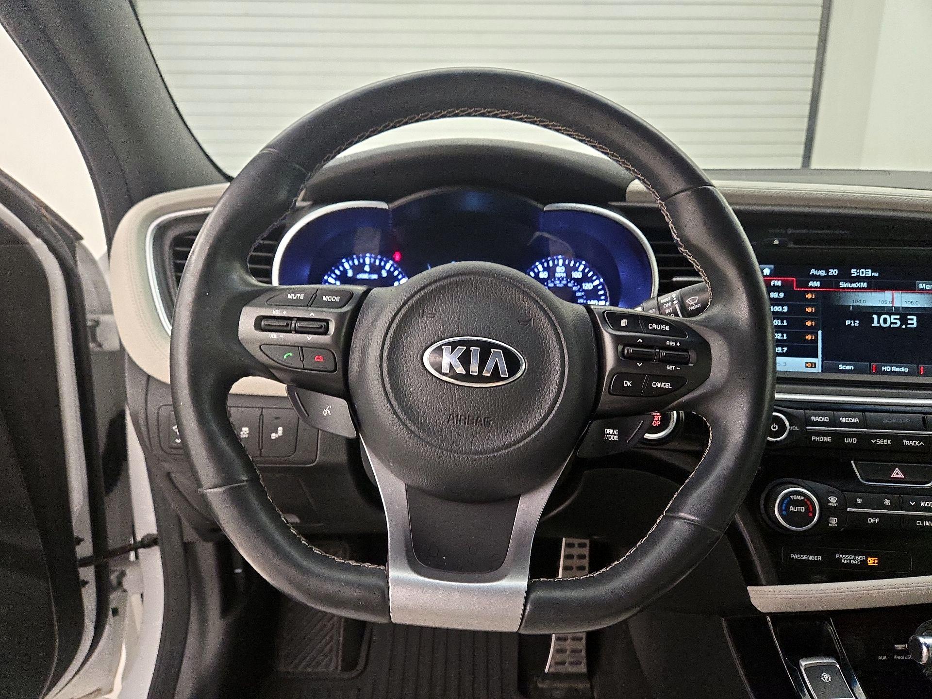 Thumbnail: 2015 Kia Optima - 10
