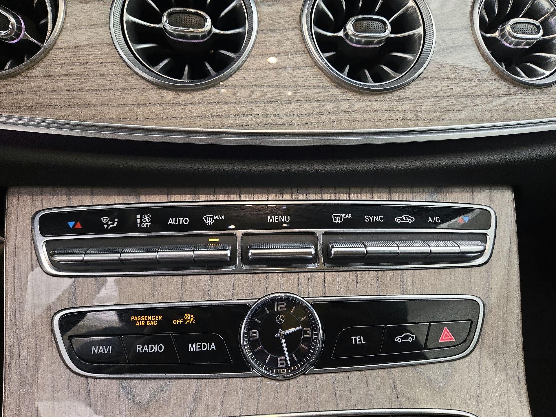 Thumbnail: 2020 Mercedes-Benz E-Class - 16