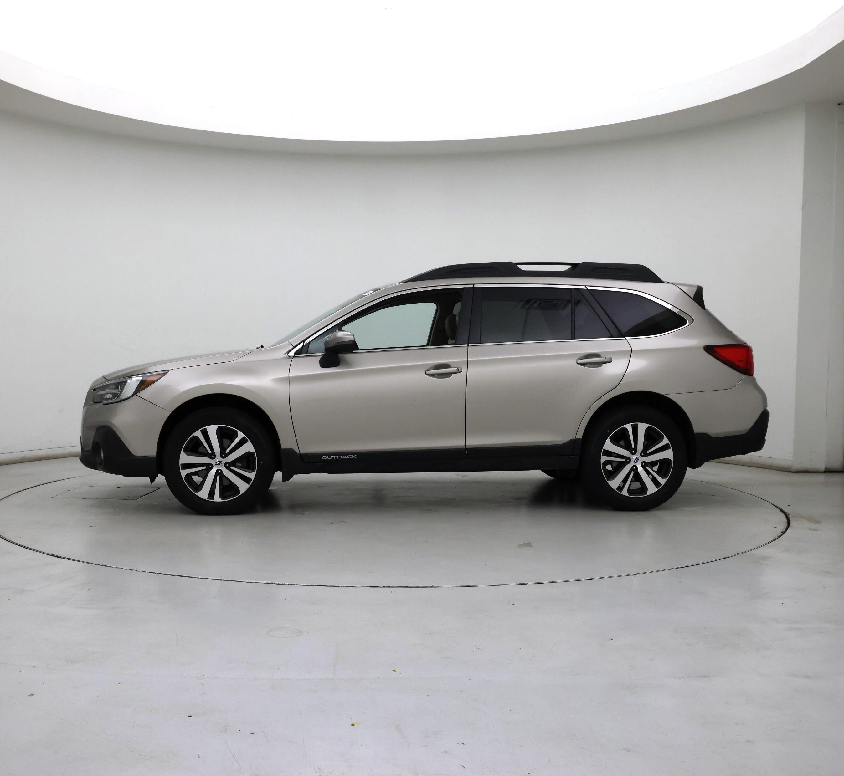 Thumbnail: 2018 Subaru Outback - 3