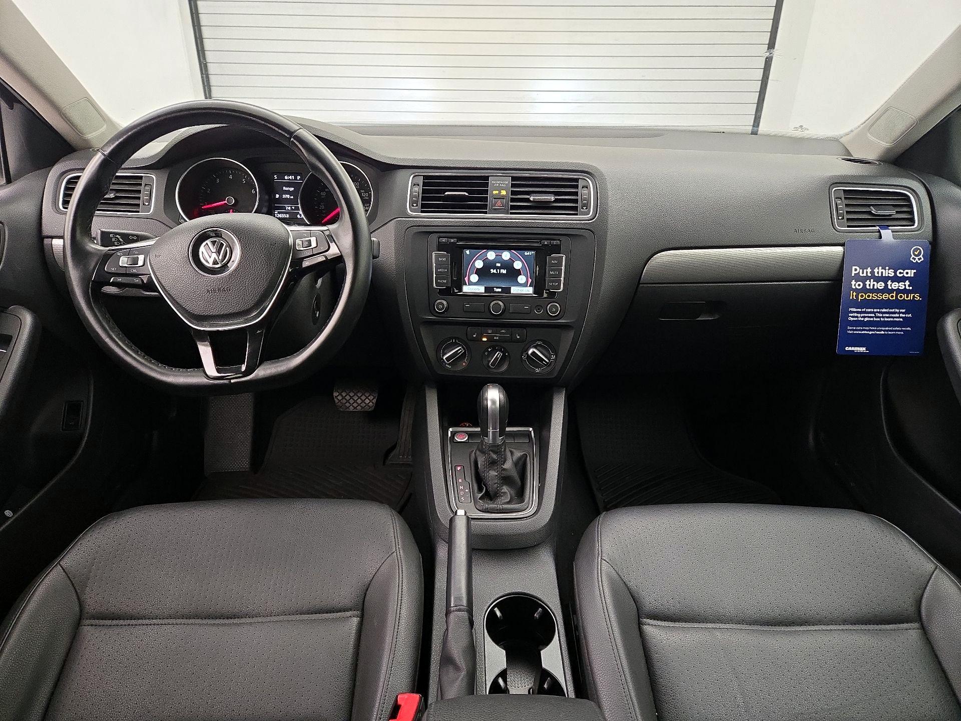 Thumbnail: 2015 Volkswagen Jetta - 9